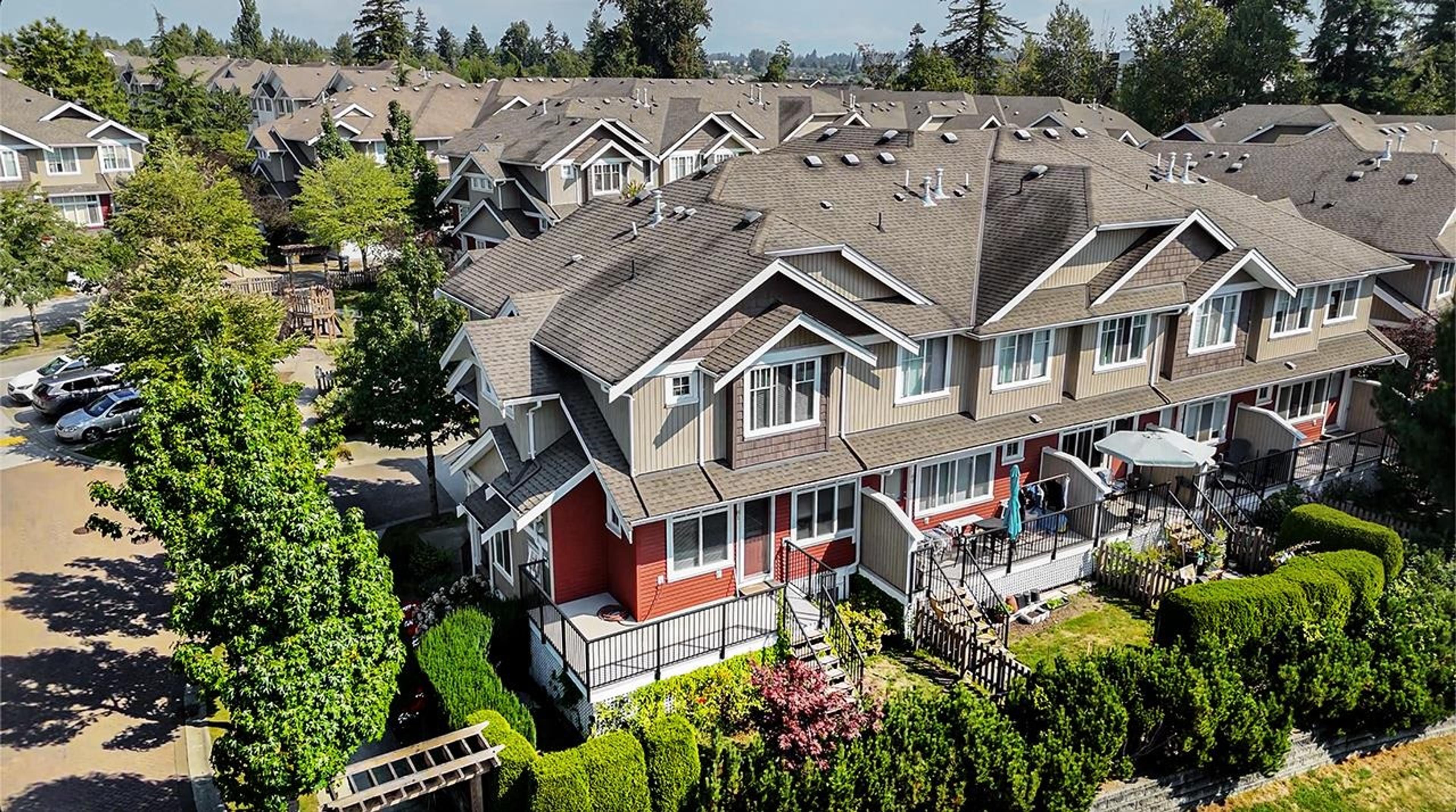 19455 65 Avenue, Surrey - Exteriors - Full Complex View, Drone/Aerial View - Photo 4