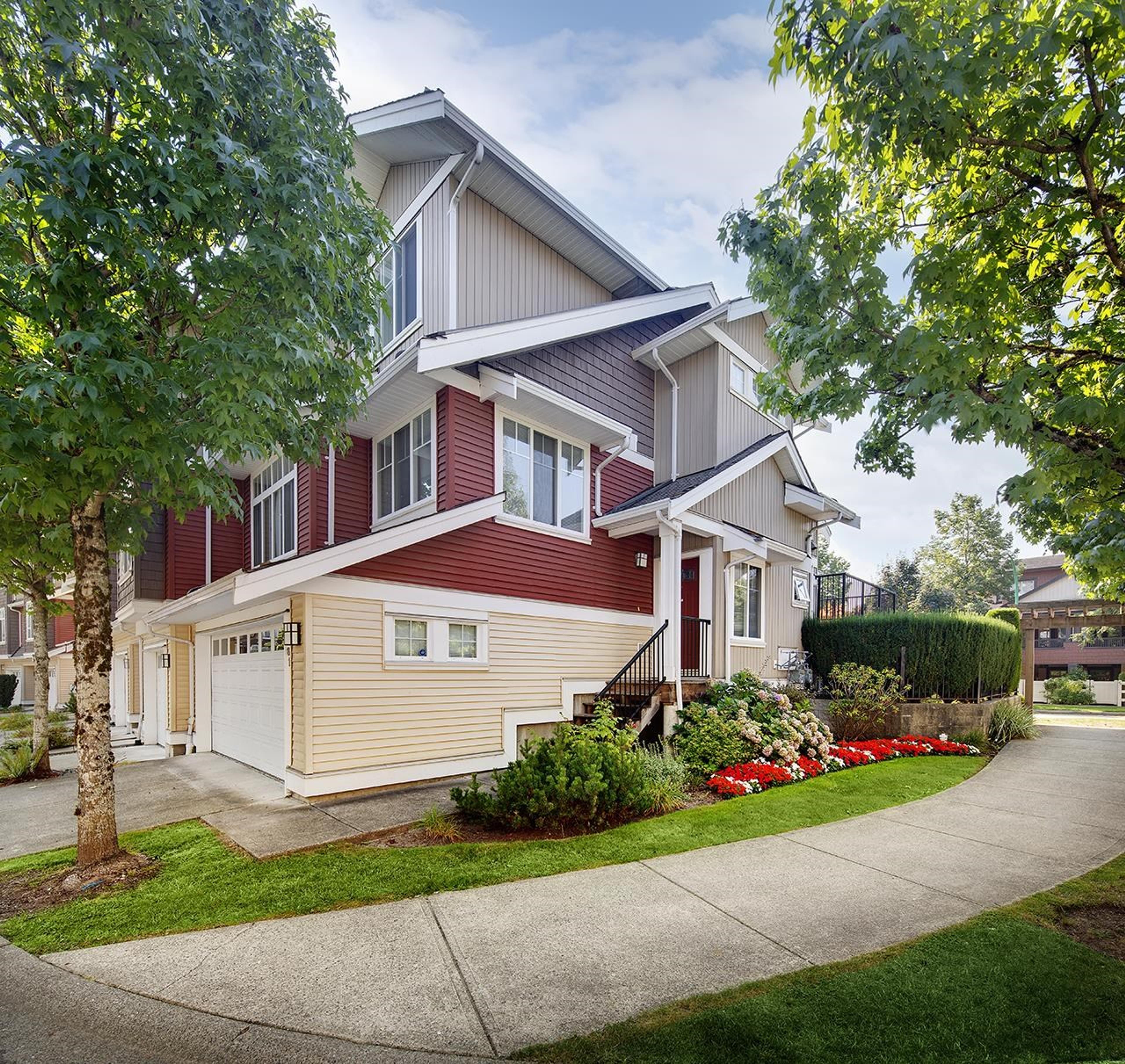 19455 65 Avenue, Surrey - Exteriors - Photo 5