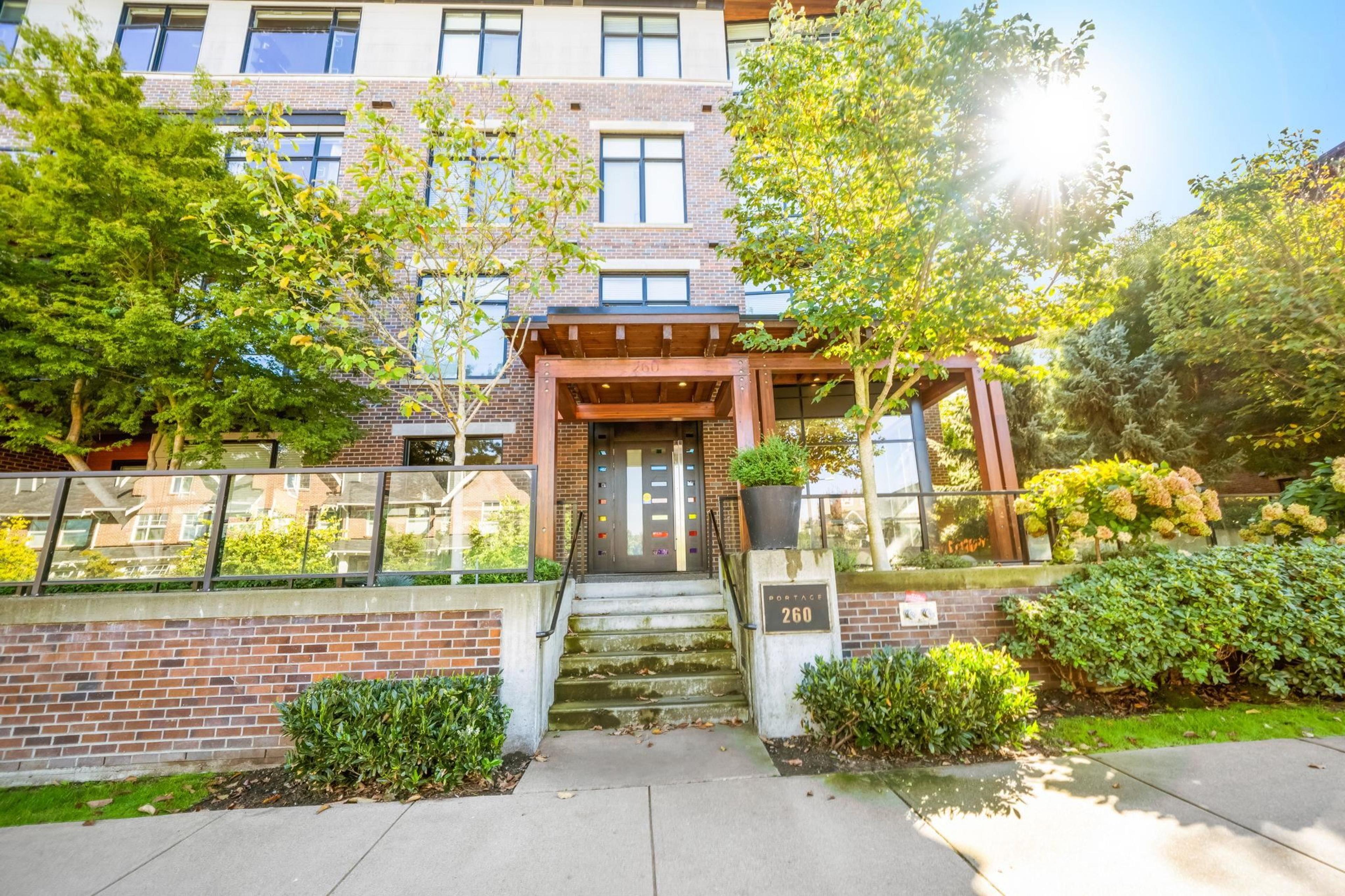 260 Salter Street, New Westminster - Exteriors - Photo 3