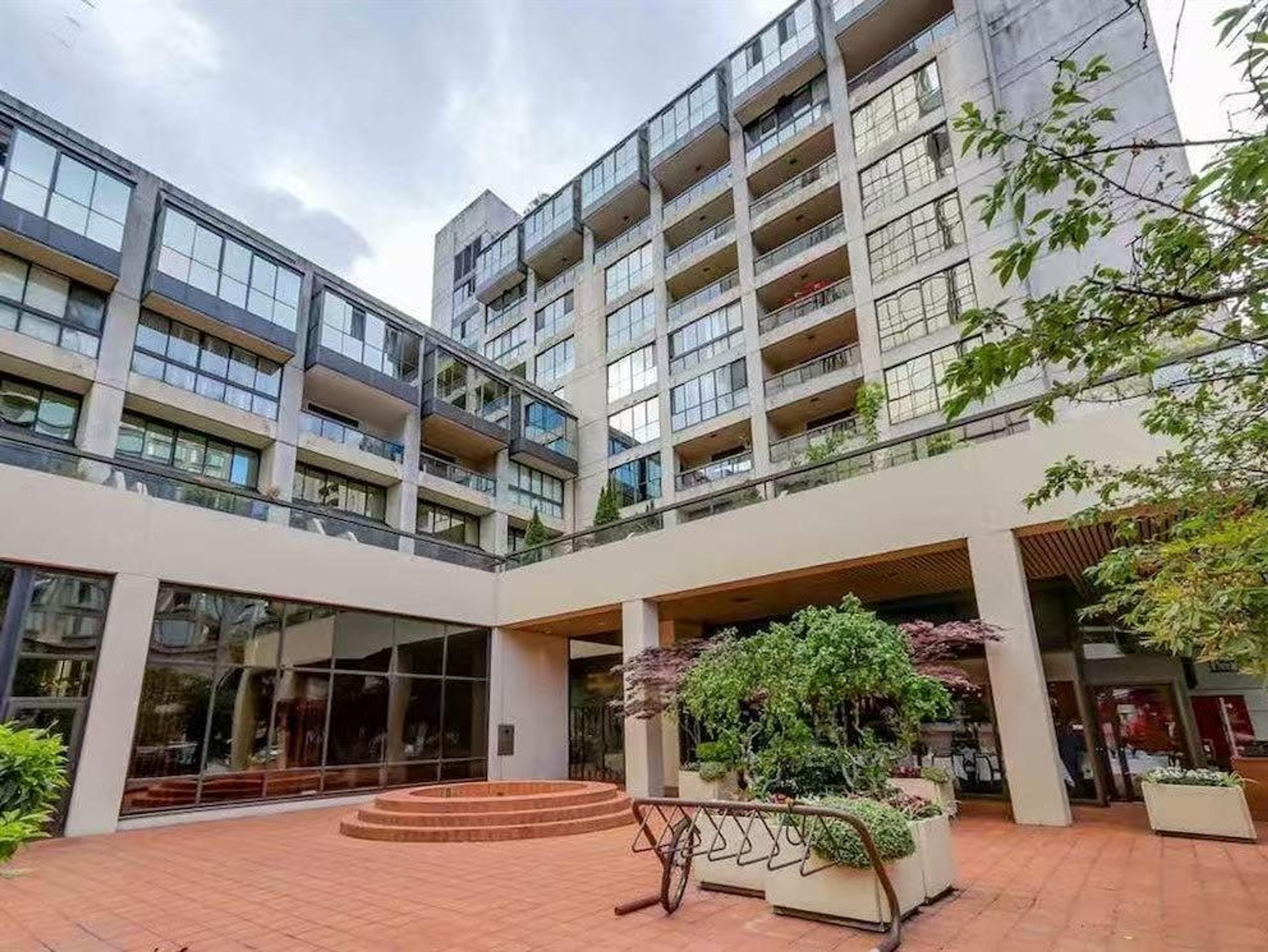 850 Burrard Street, Vancouver - Exteriors - Full Complex View - Photo 2