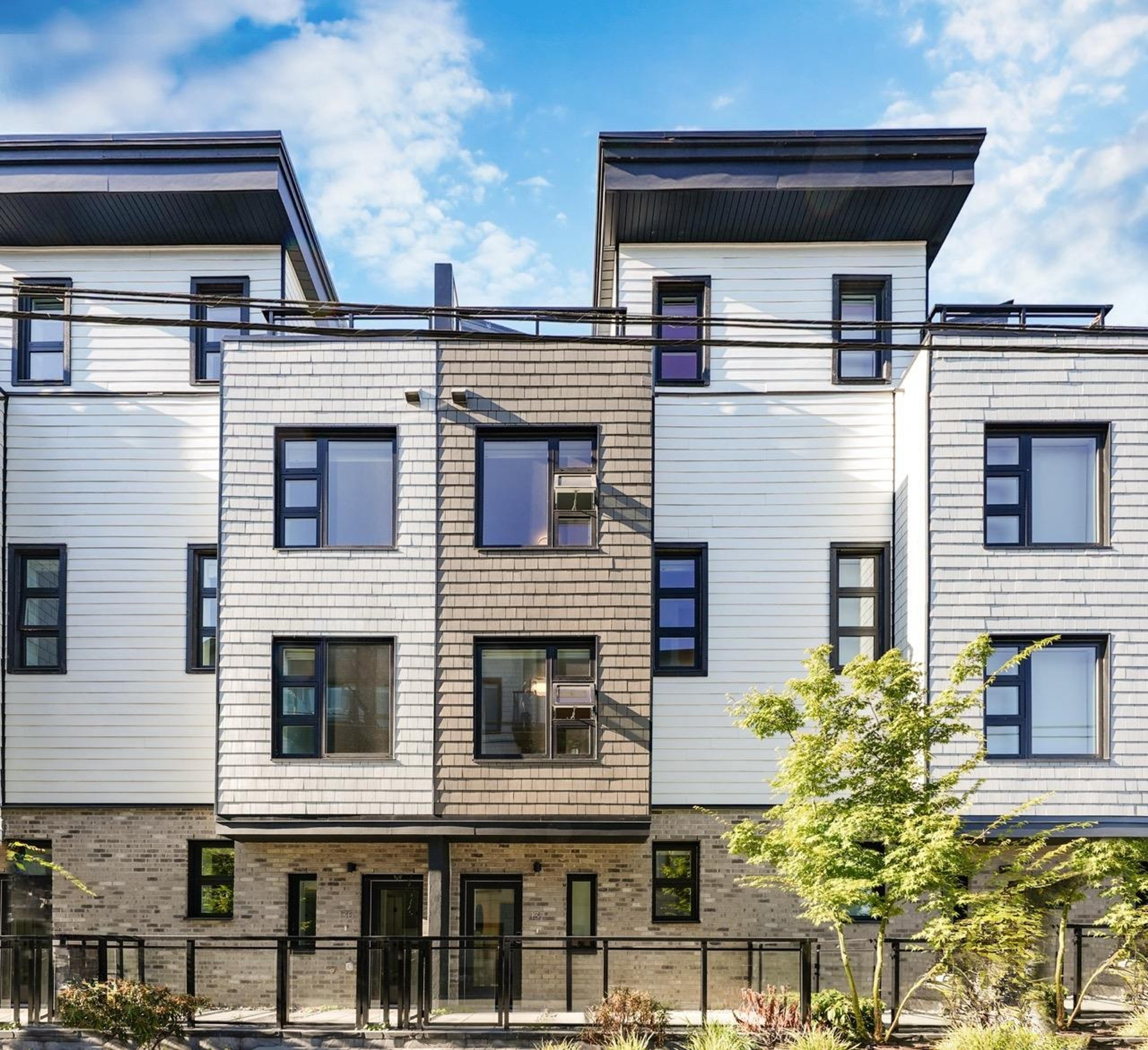 565 E 2nd Street, North Vancouver - Exteriors - Full Complex View - Photo 1