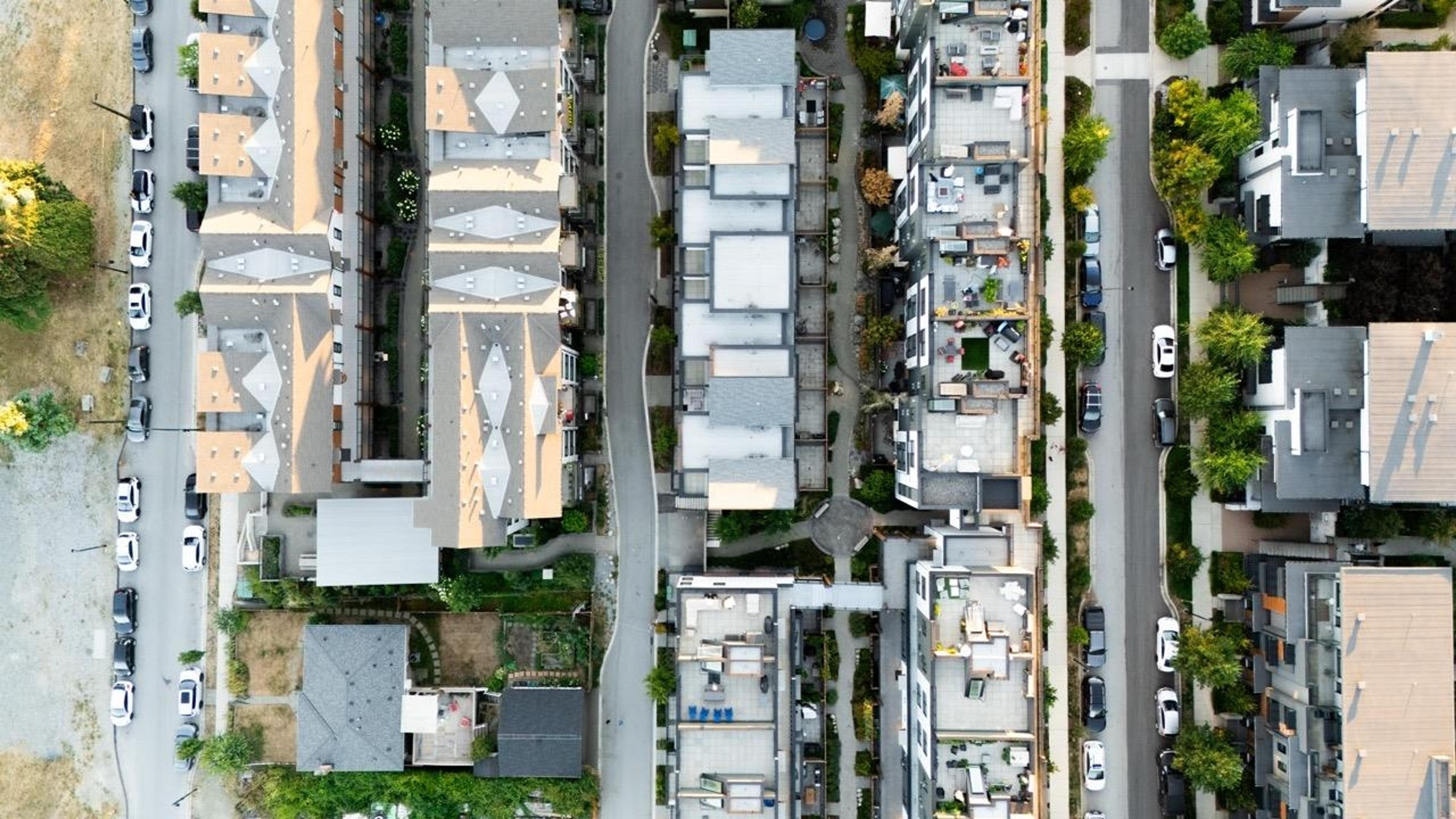 565 E 2nd Street, North Vancouver - Exteriors - Full Complex View, Drone/Aerial View - Photo 2