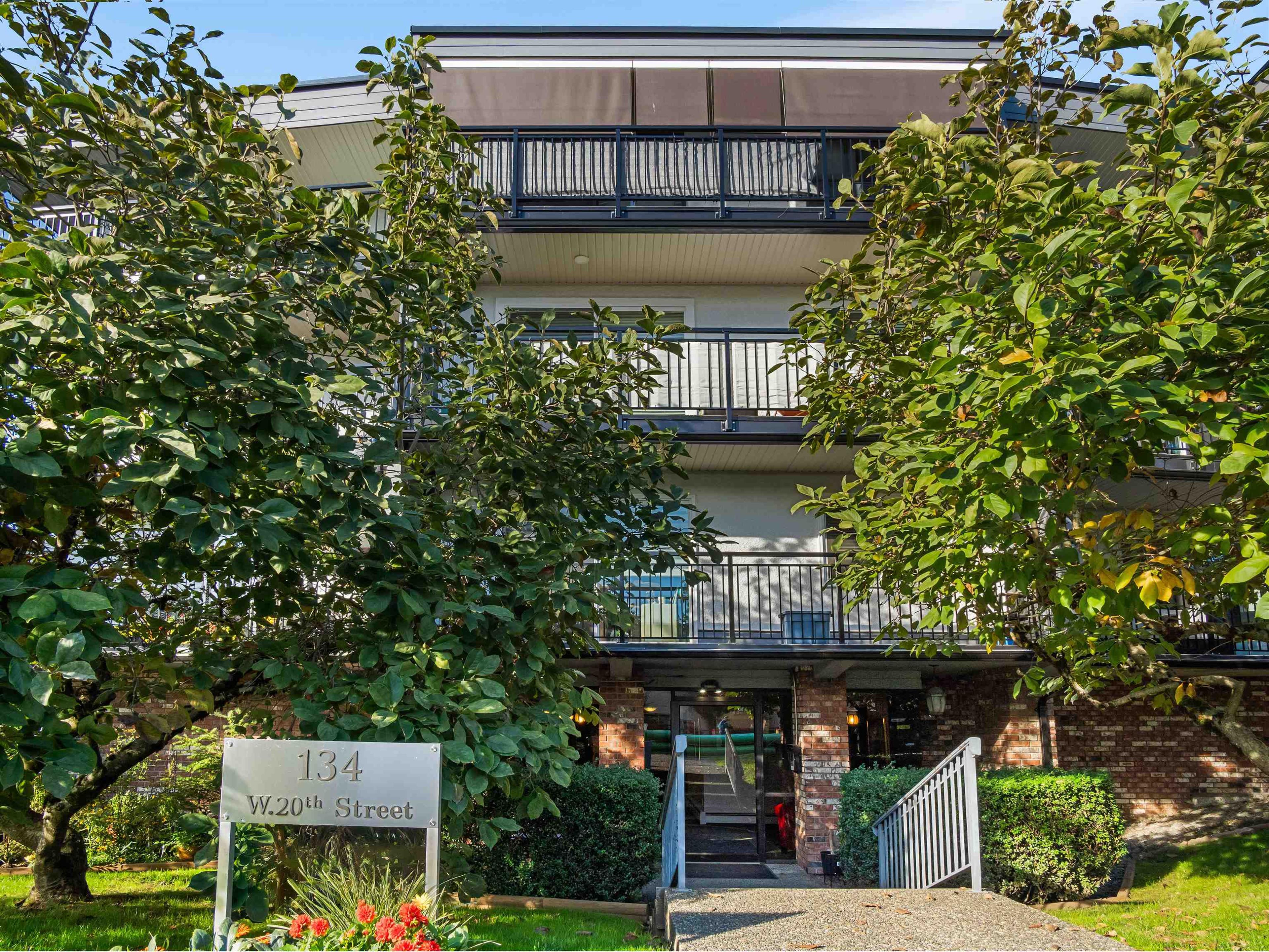 134 W 20th Street, North Vancouver - Exteriors - Photo 1