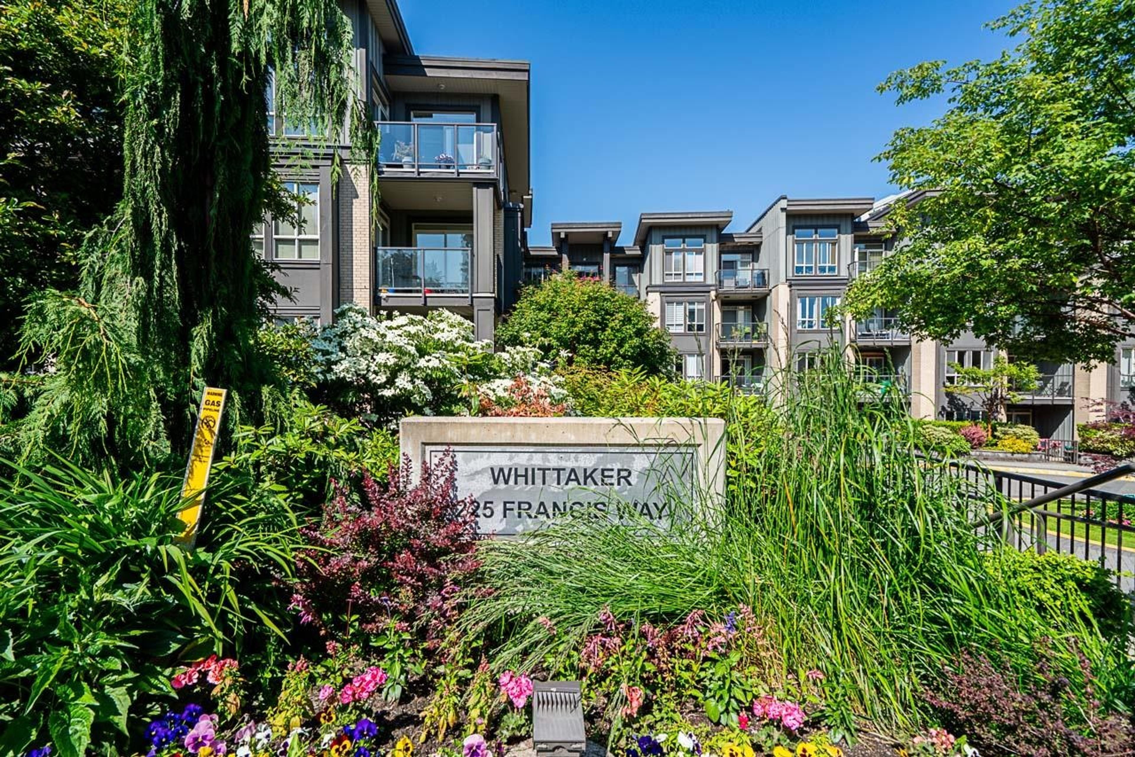 225 Francis Way, New Westminster - Exteriors - Full Complex View - Photo 5