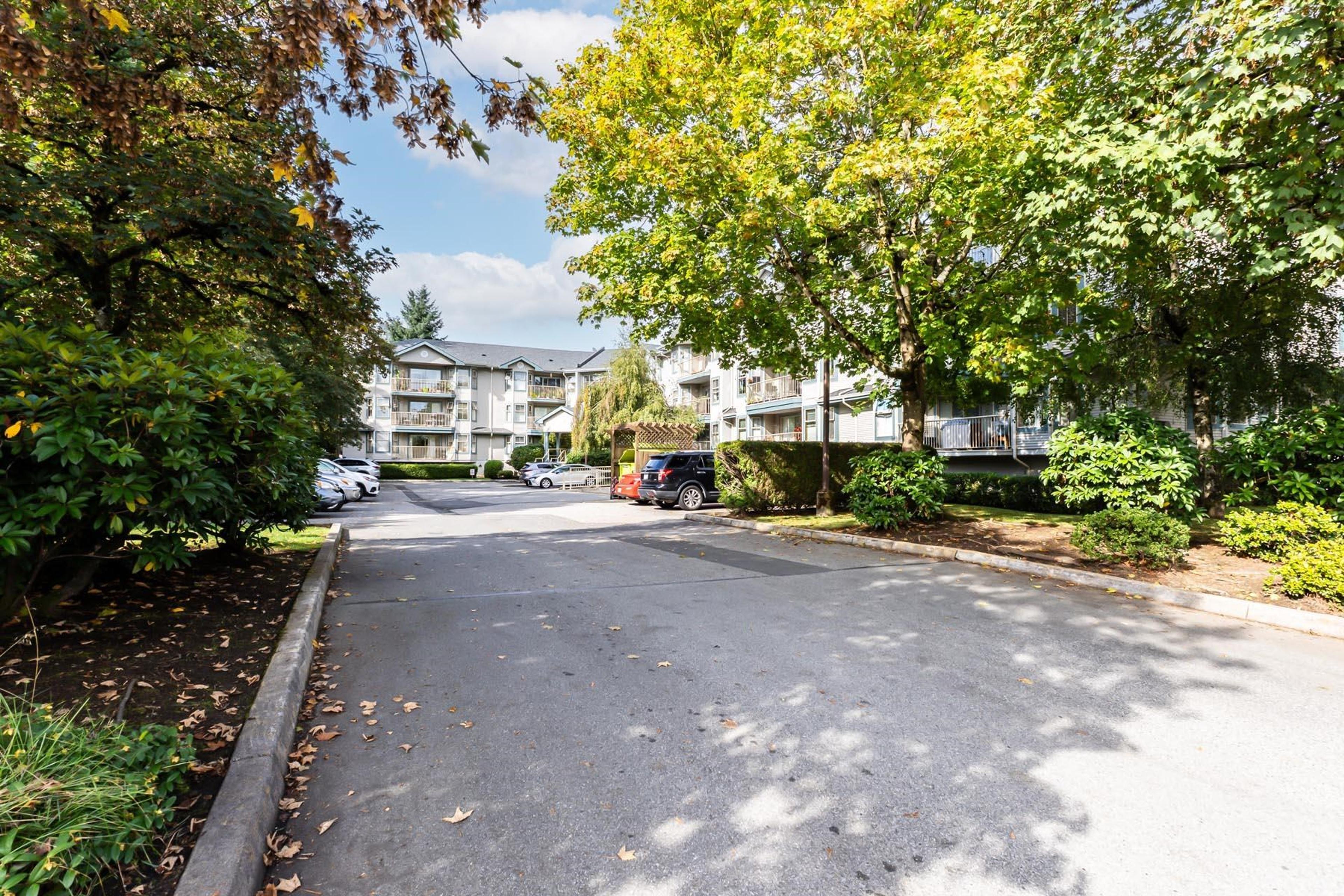 10756 138 Street, Surrey - Exteriors - Photo 3