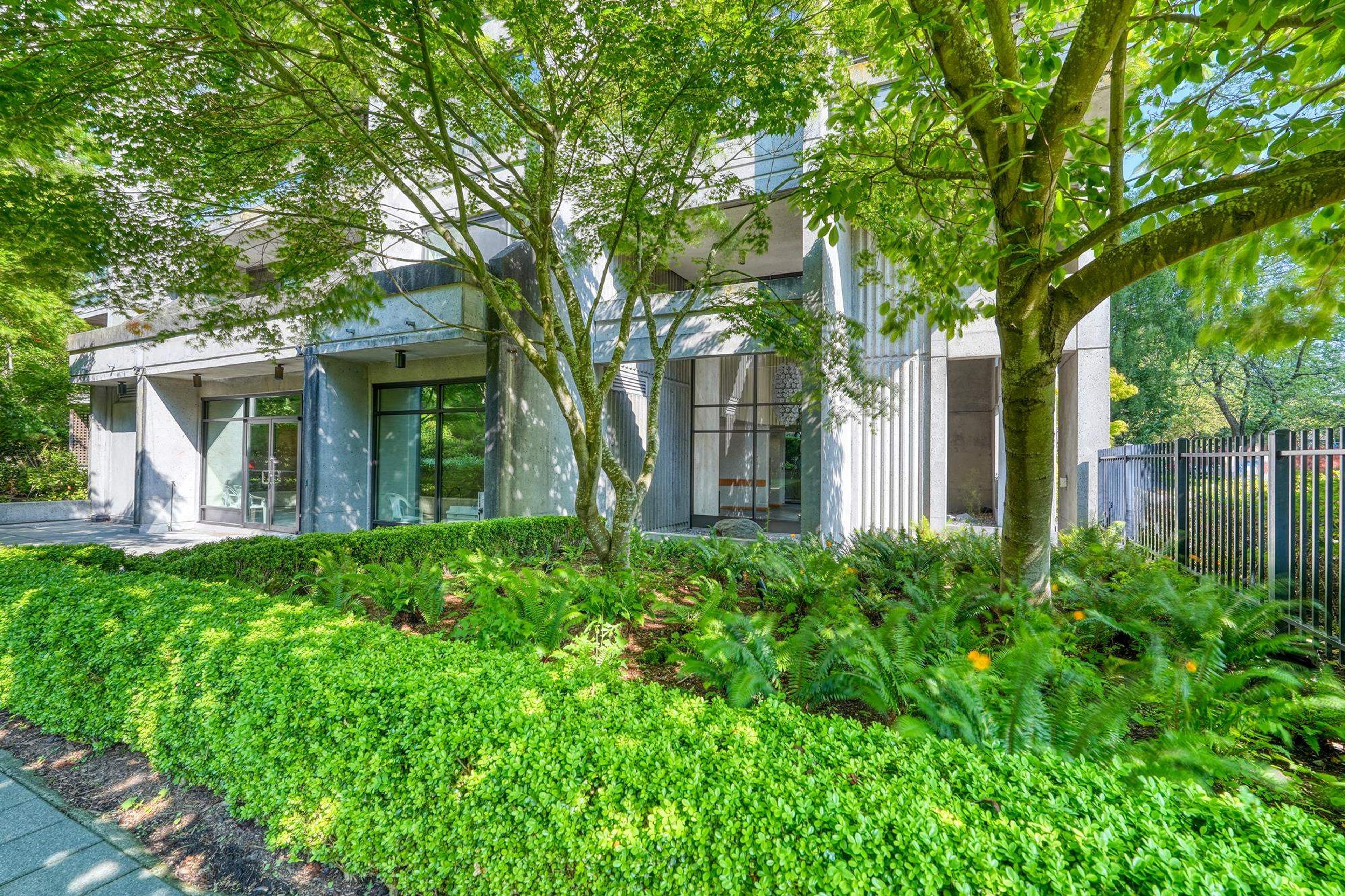 2077 Nelson Street, Vancouver - Exteriors - Photo 3