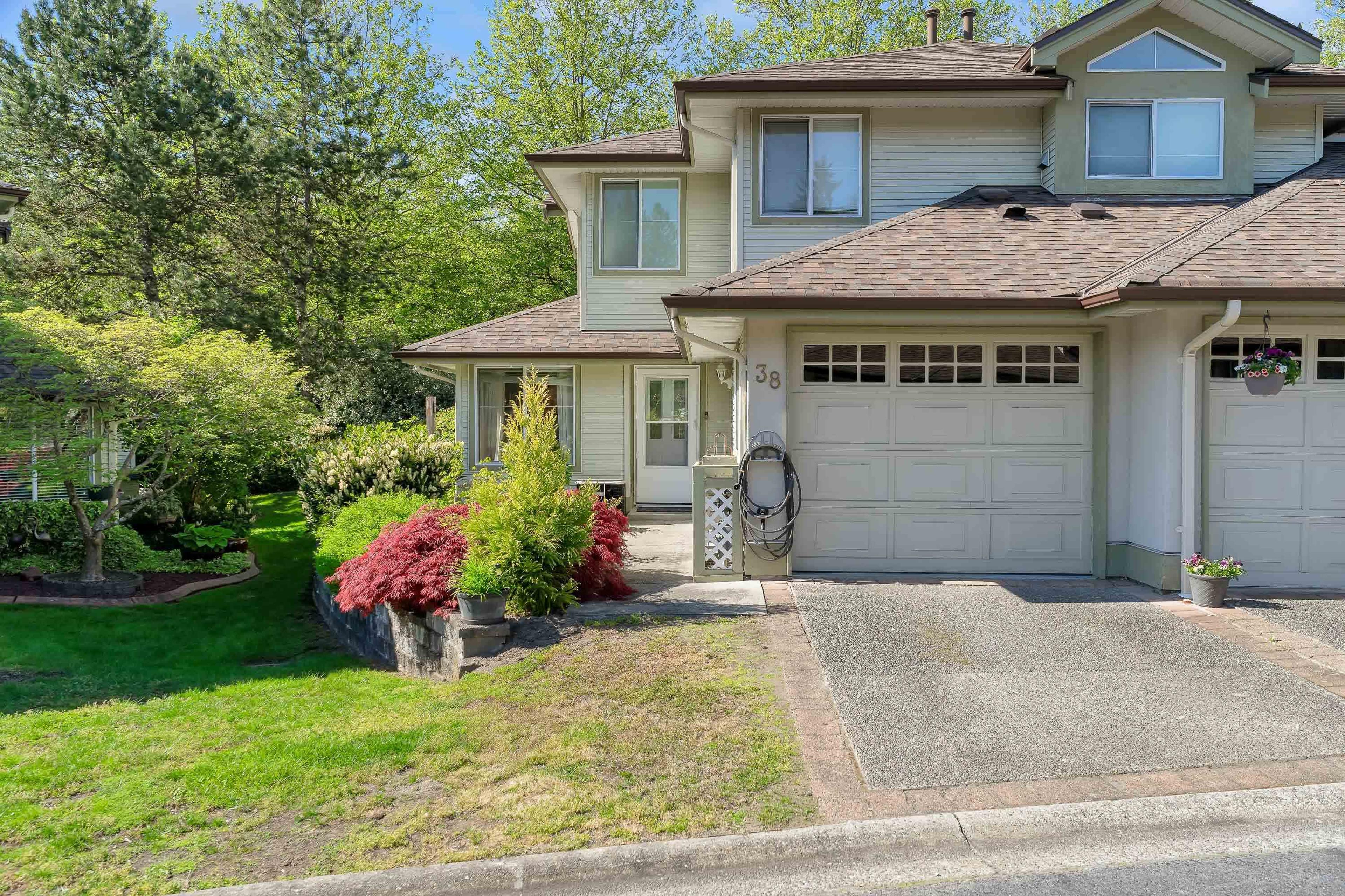 22740 116 Avenue, Maple Ridge - Exteriors - Photo 2