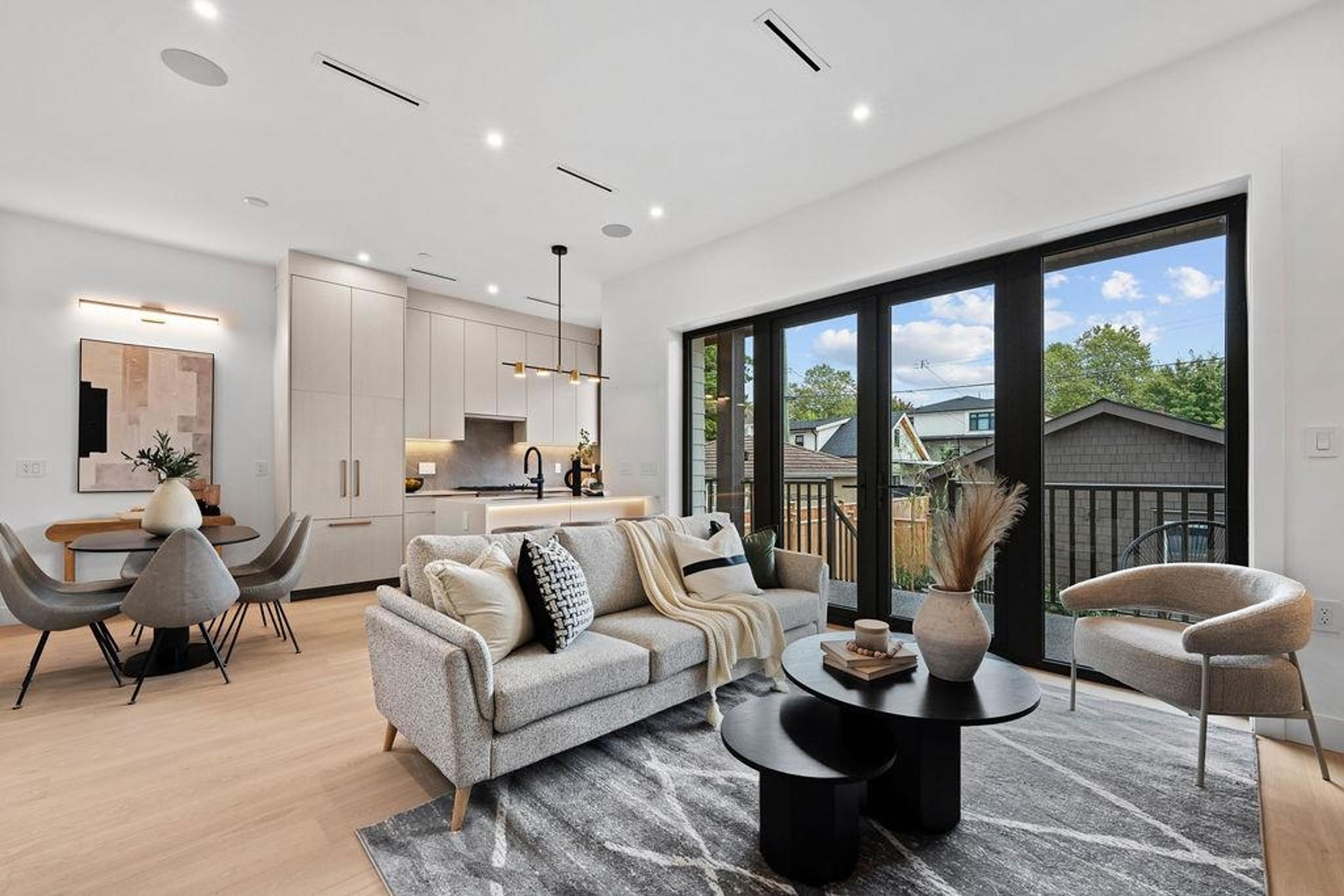 6892 Brooks Street, Vancouver - Exteriors - Photo 2