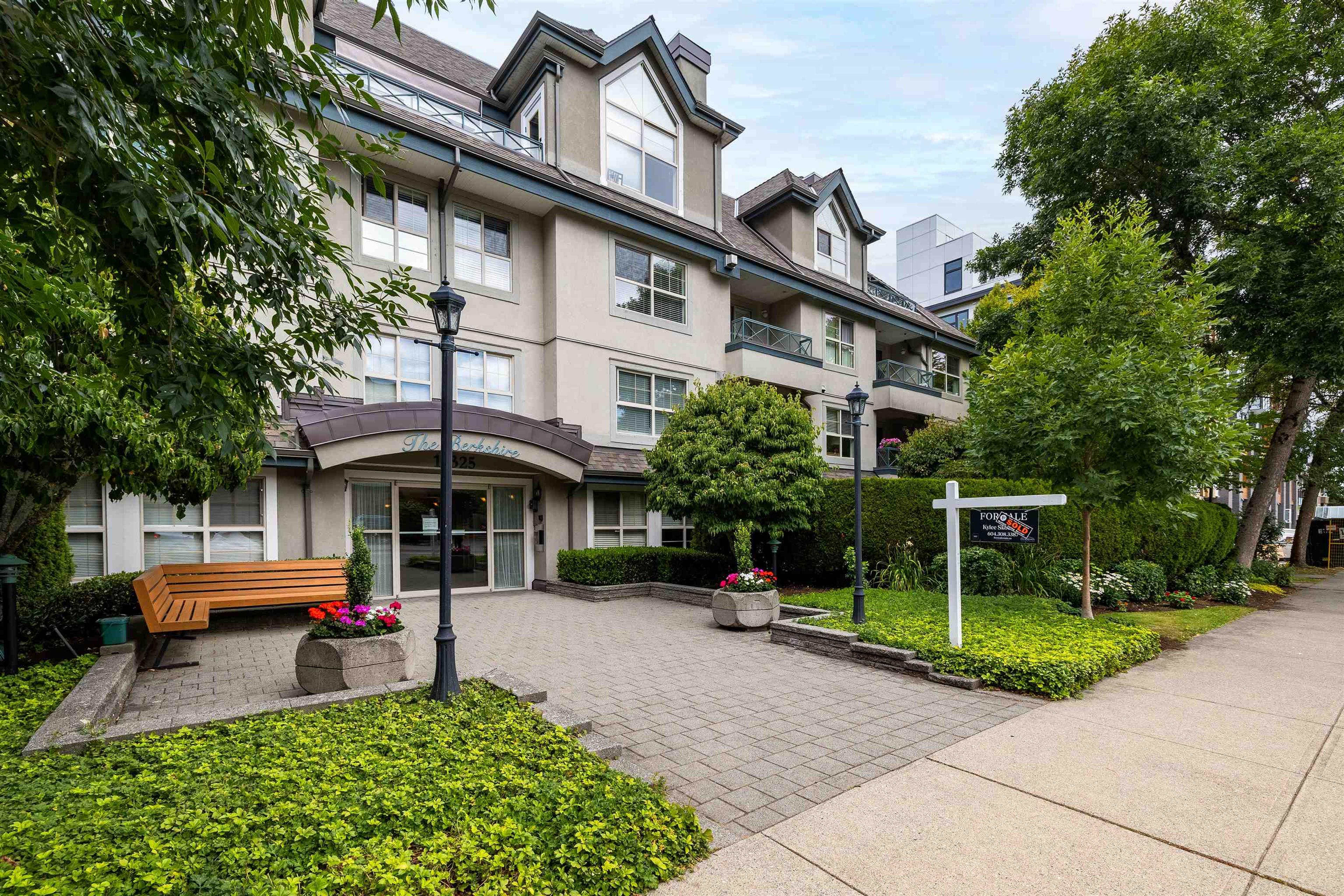 15325 17 Avenue, Surrey - Exteriors - Photo 1