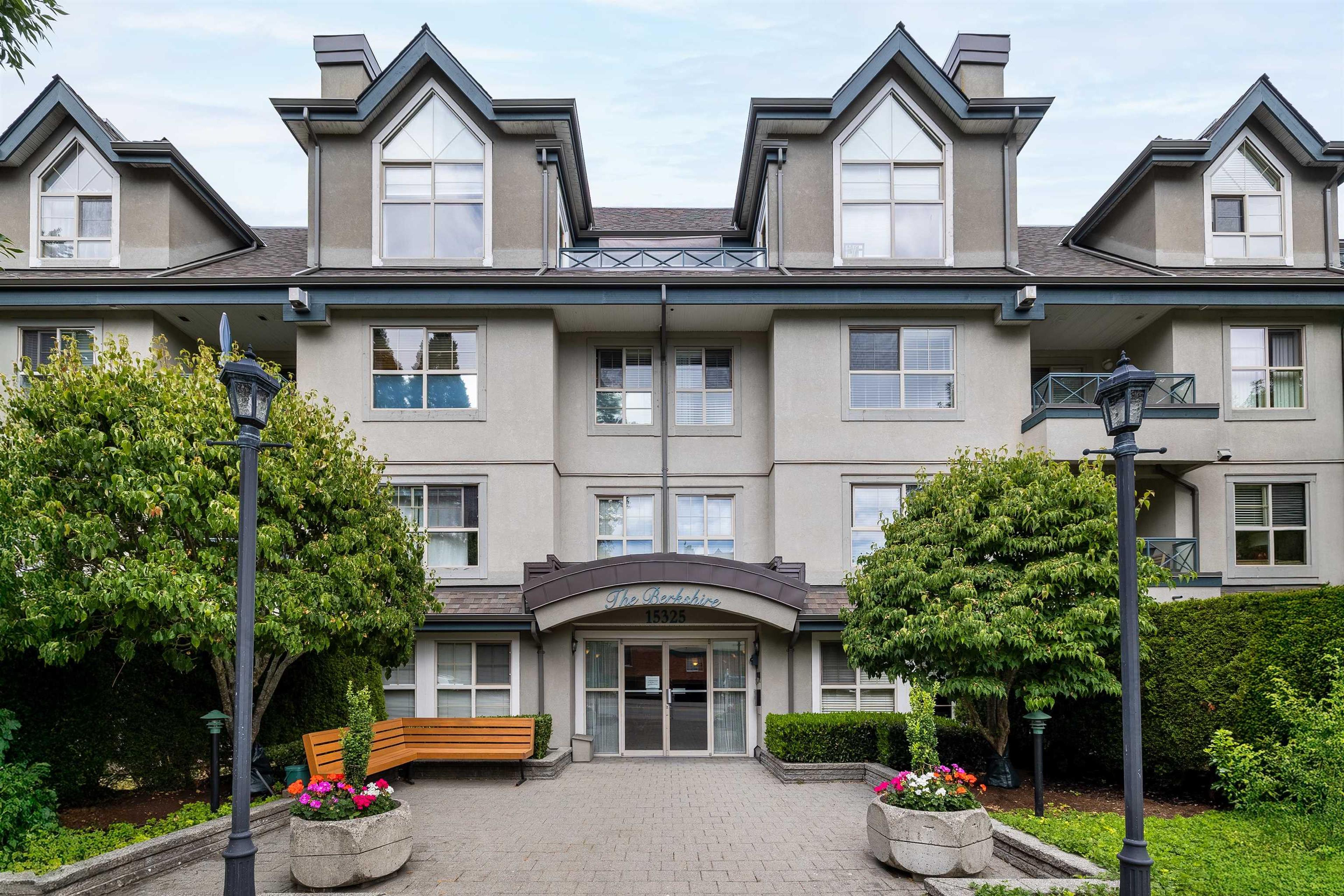 15325 17 Avenue, Surrey - Exteriors - Photo 2