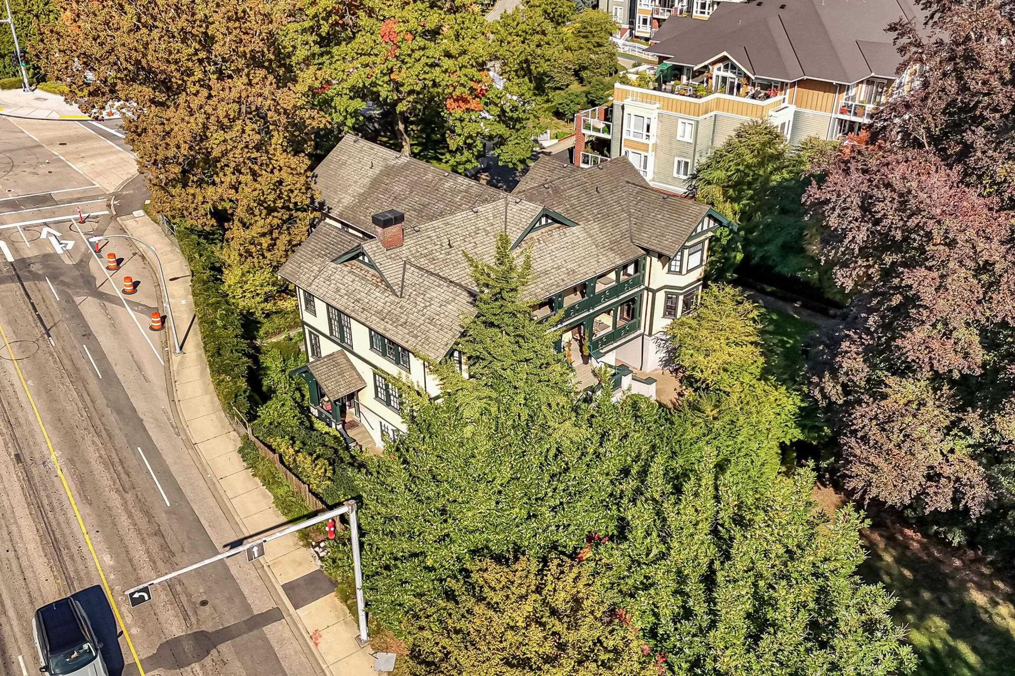 12 E Royal Avenue, New Westminster - Exteriors - Drone/Aerial View - Photo 1