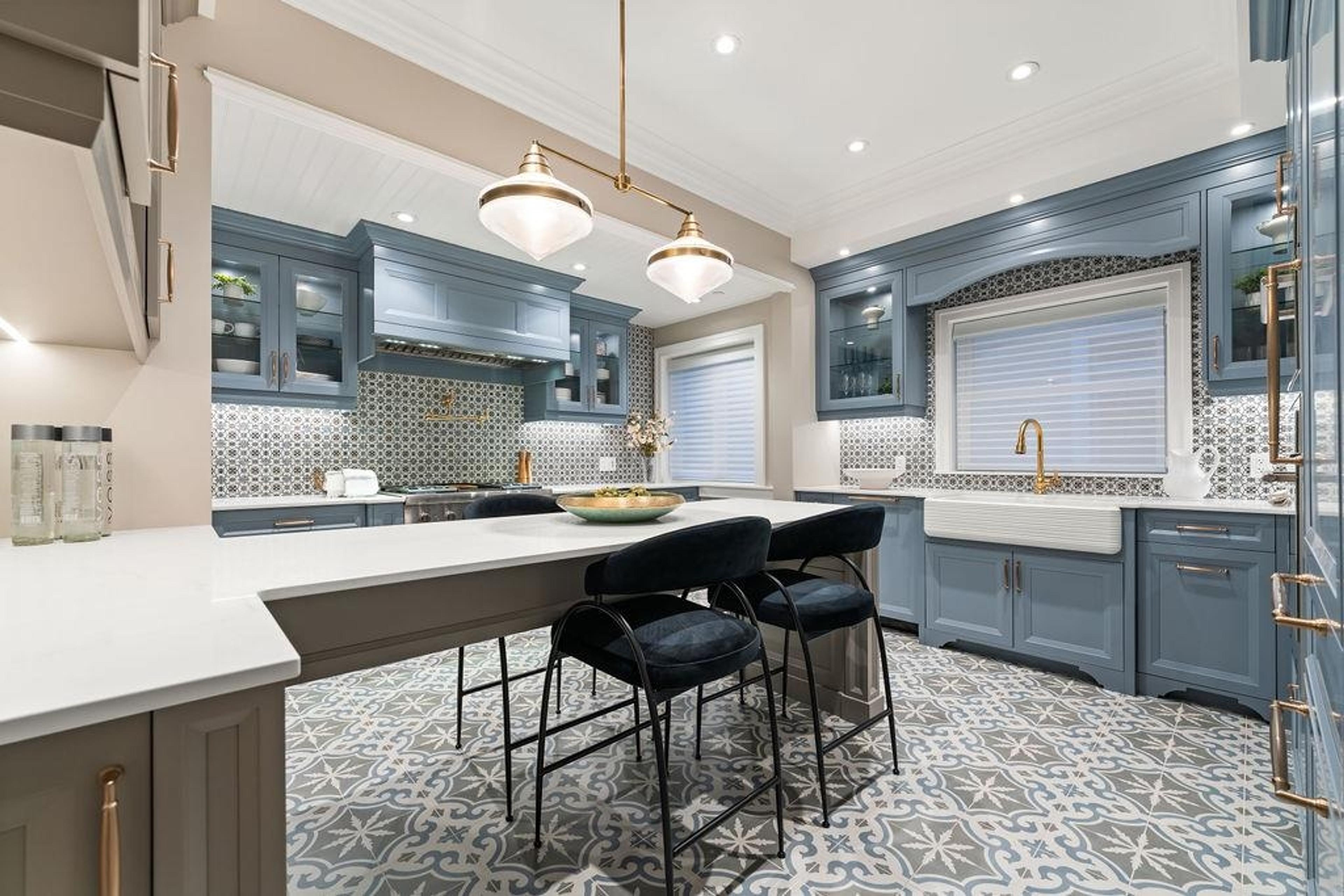 993 BROUGHTON STREET - 12