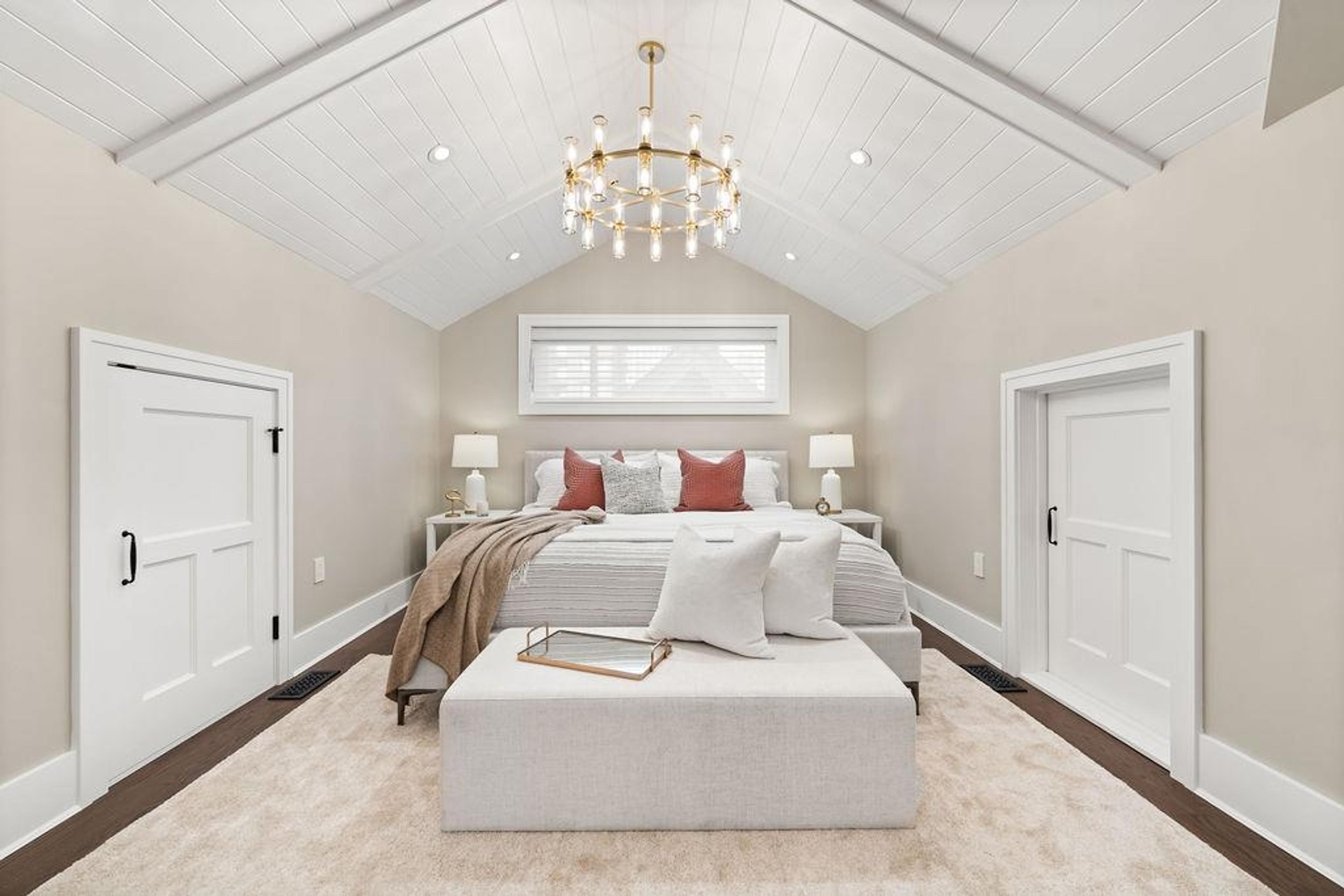 993 BROUGHTON STREET - 22