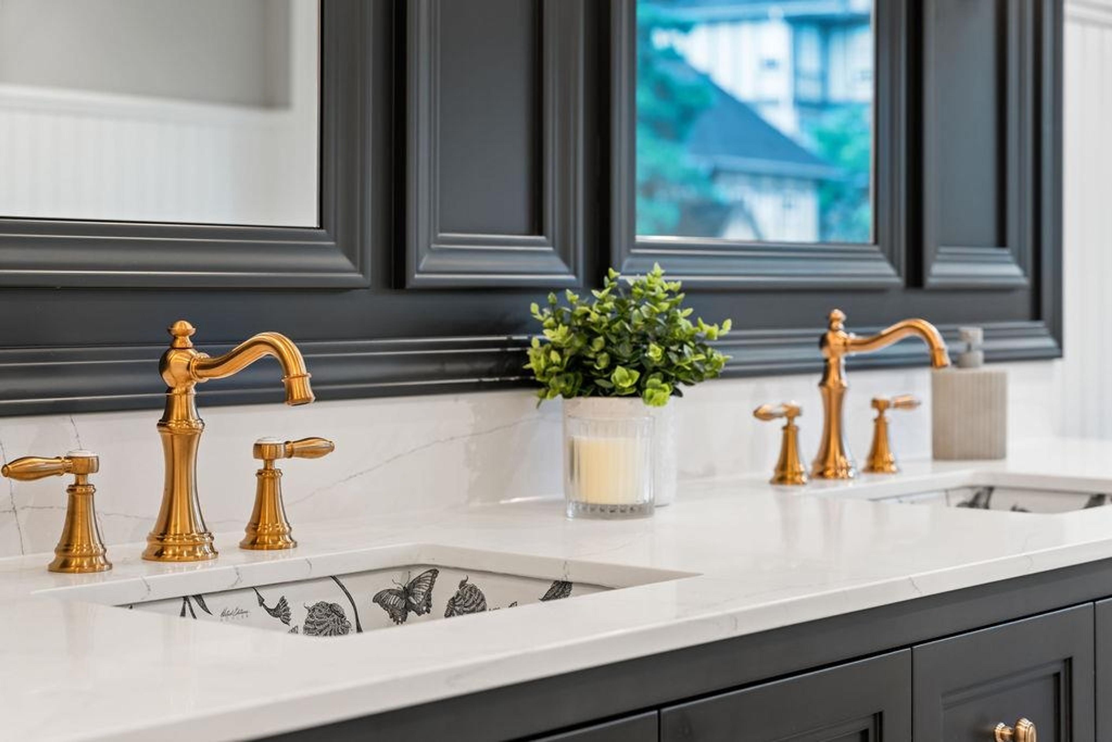 993 BROUGHTON STREET - 28