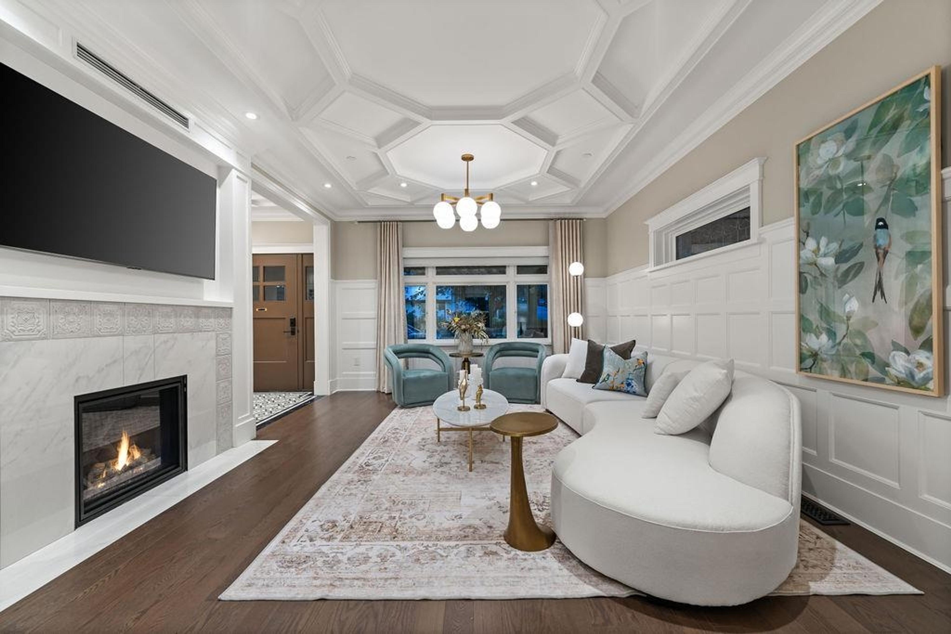 993 BROUGHTON STREET - 34