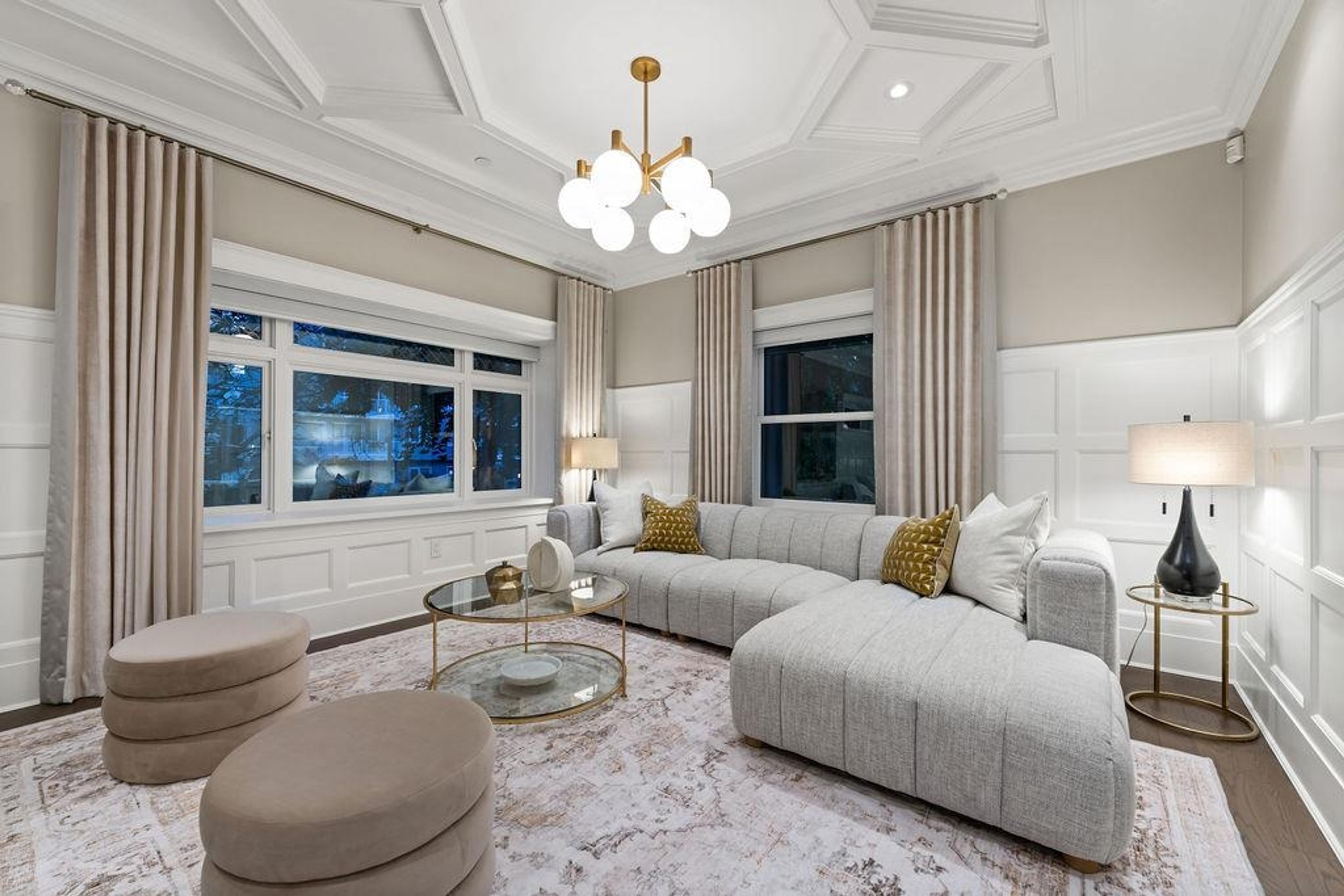 993 BROUGHTON STREET - 35