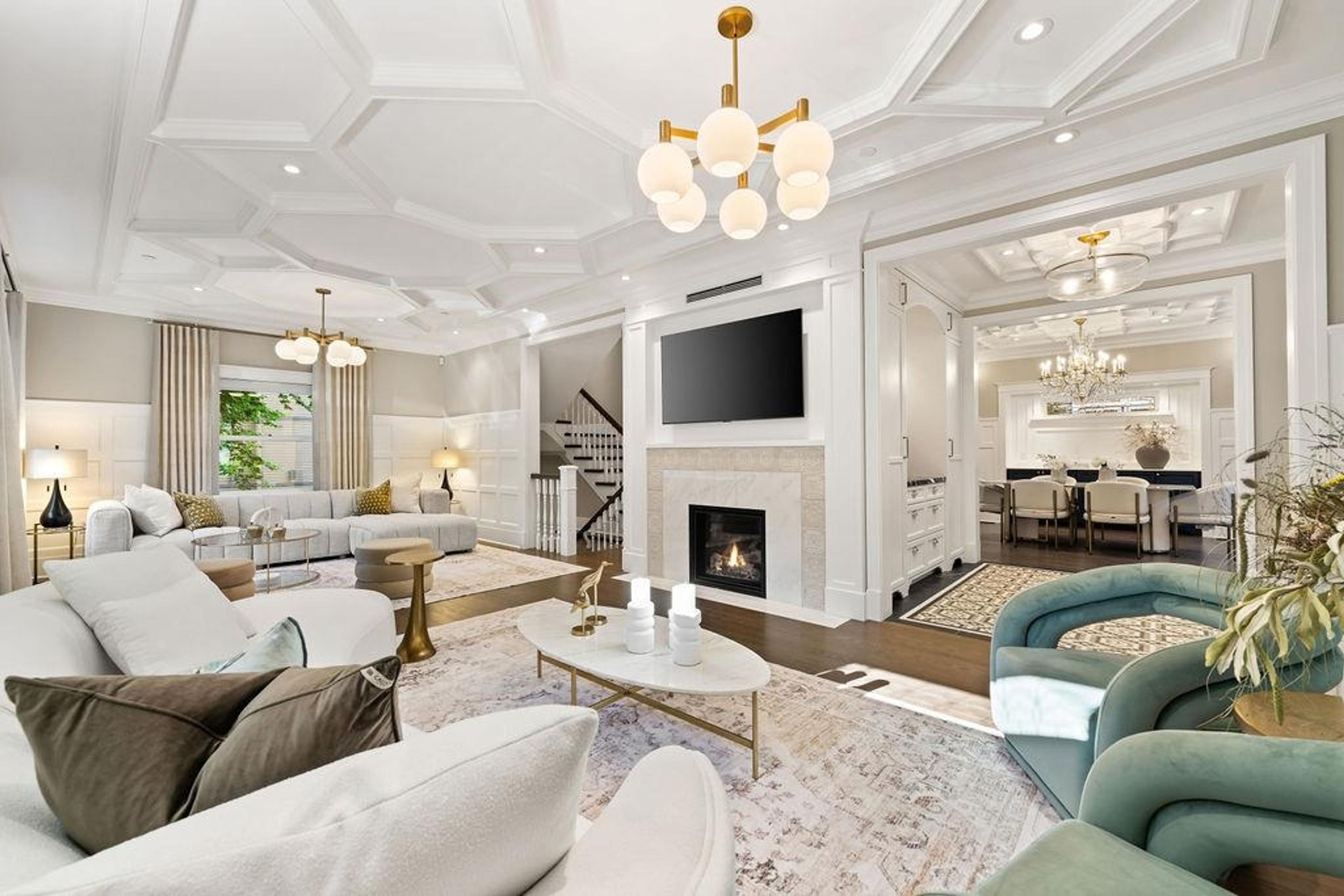 993 BROUGHTON STREET - 8