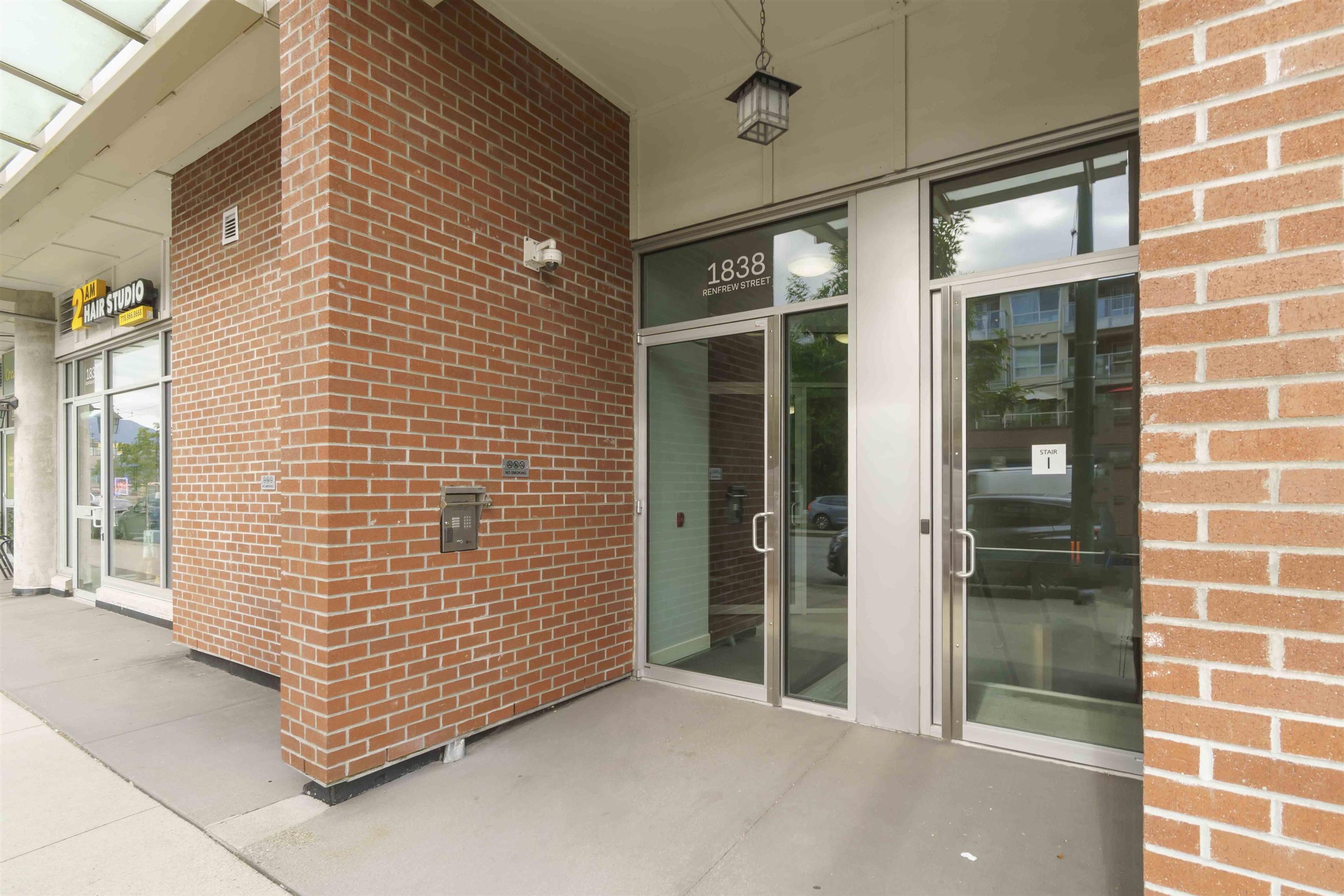 1838 Renfrew Street, Vancouver - Exteriors - Photo 5