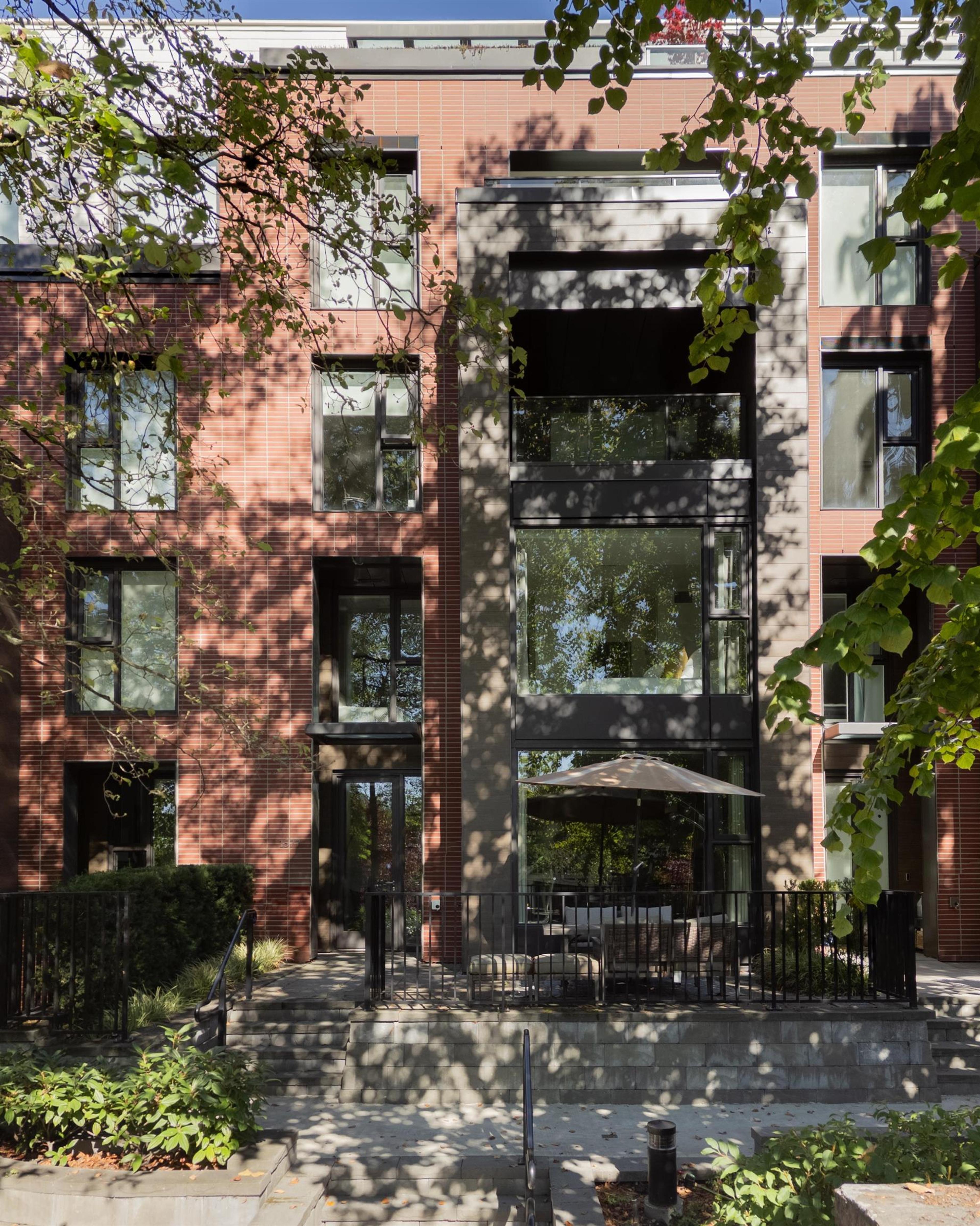 1571 W 57th Avenue, Vancouver - Exteriors - Photo 3