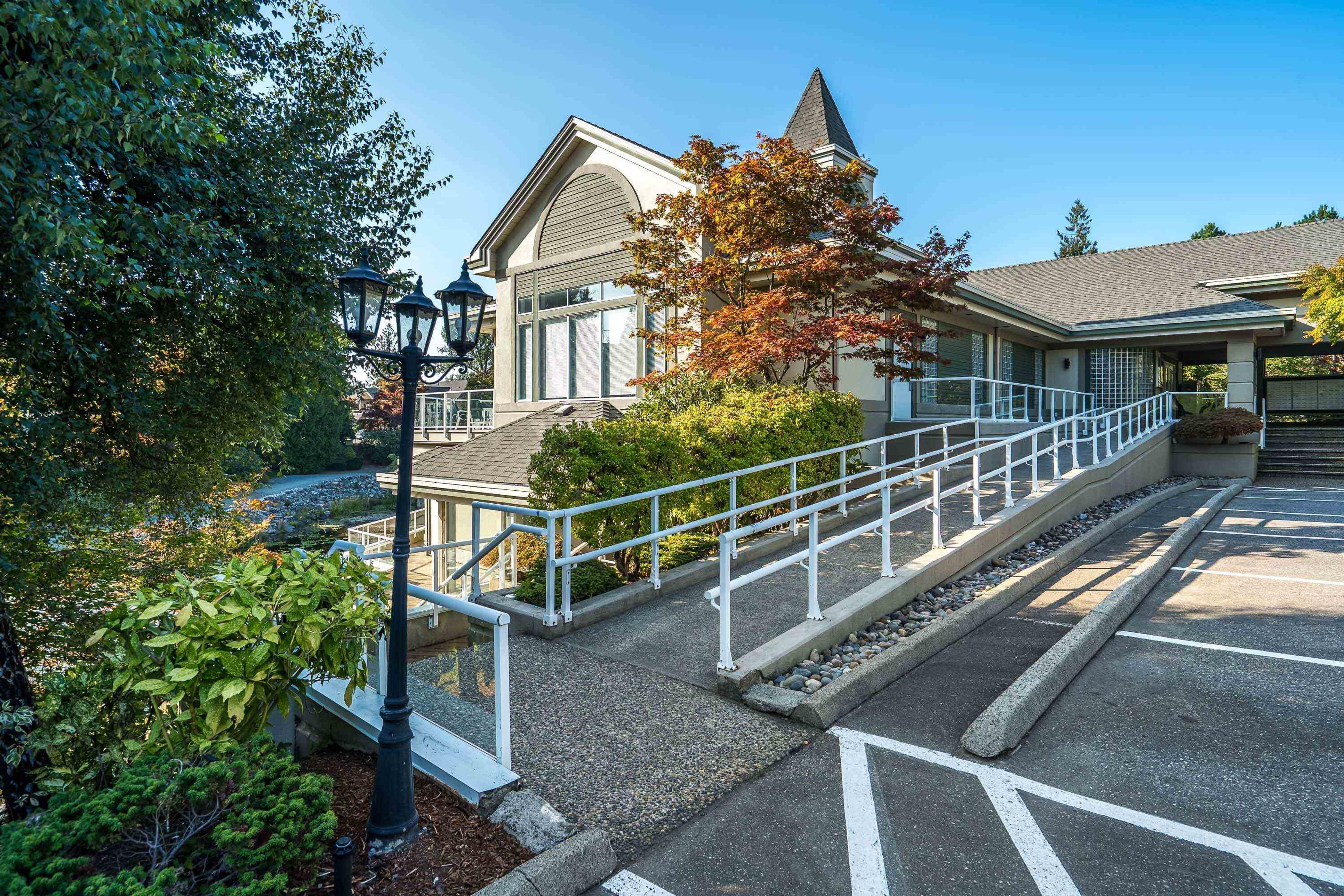 4001 Old Clayburn Road, Abbotsford - Exteriors - Photo 2