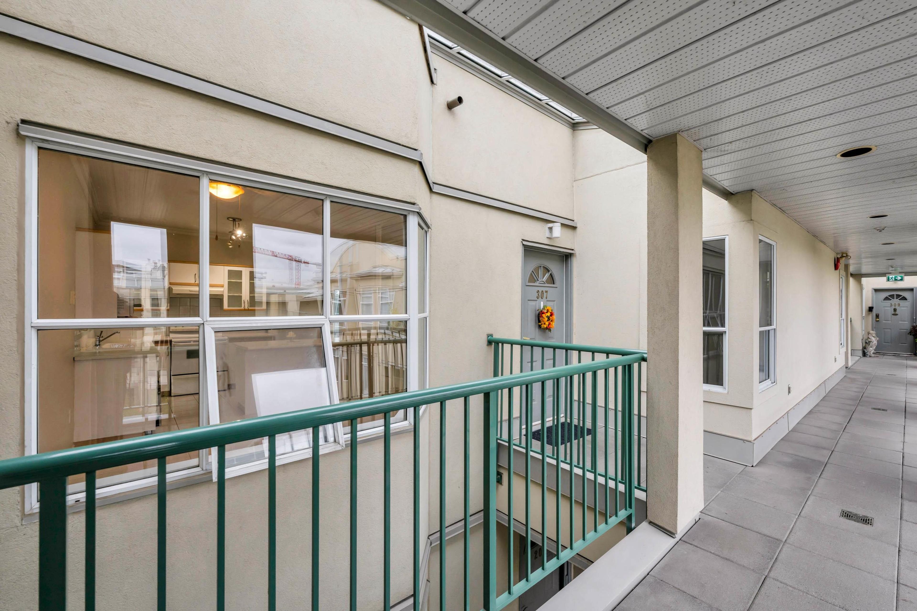 20680 56 Avenue, Langley - Exteriors - Photo 2