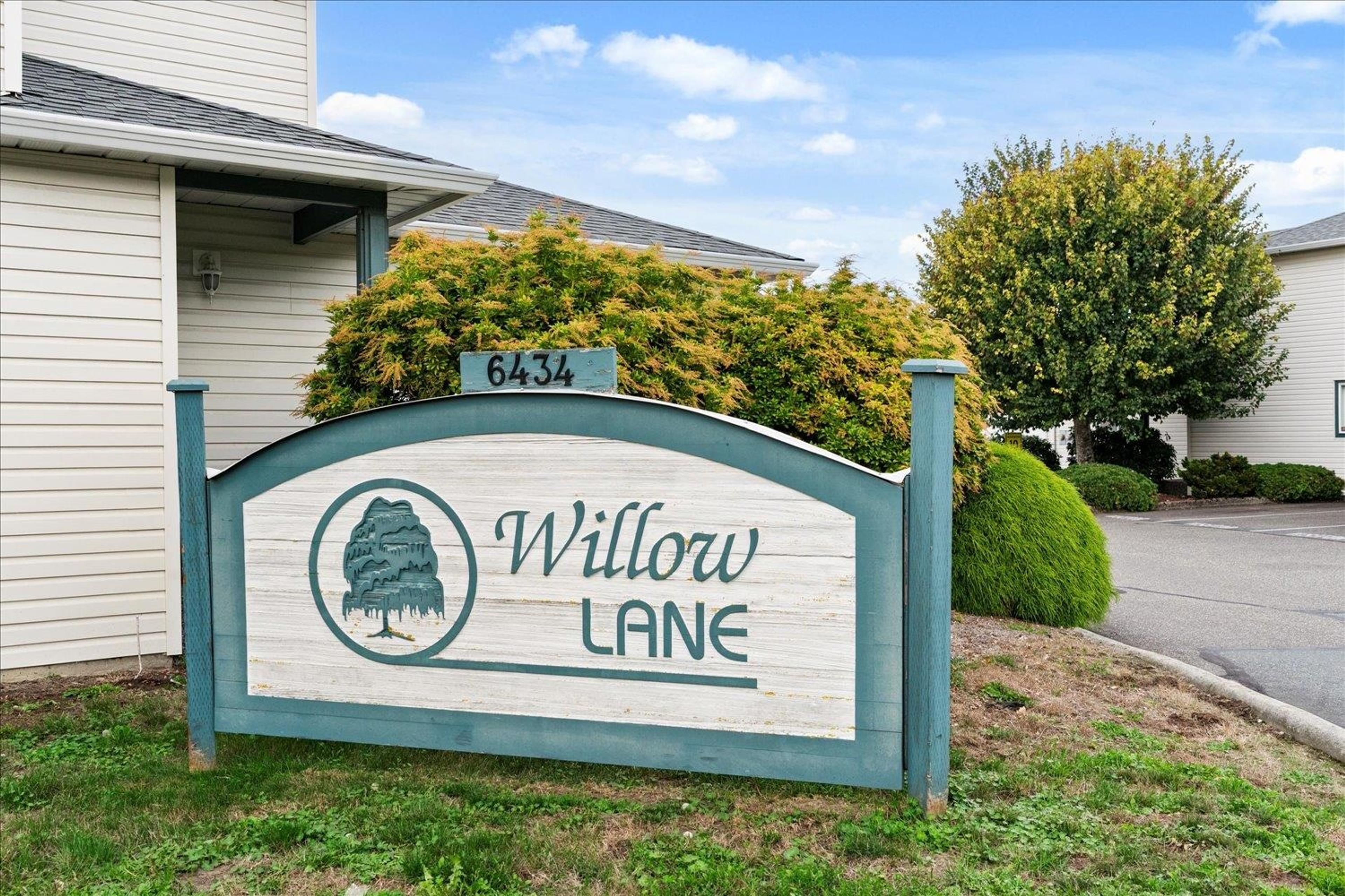 6434 Vedder Road, Sardis - Exteriors - Photo 4