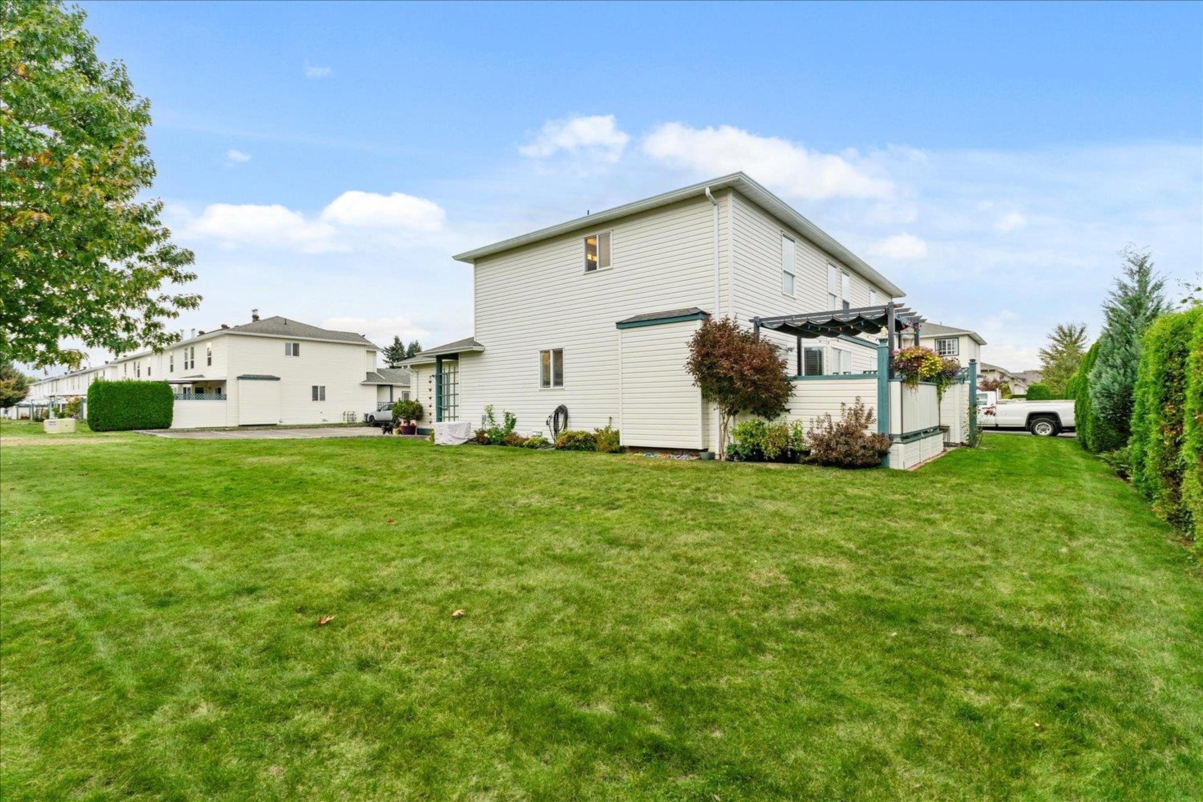 6434 Vedder Road, Sardis - Exteriors - Photo 5