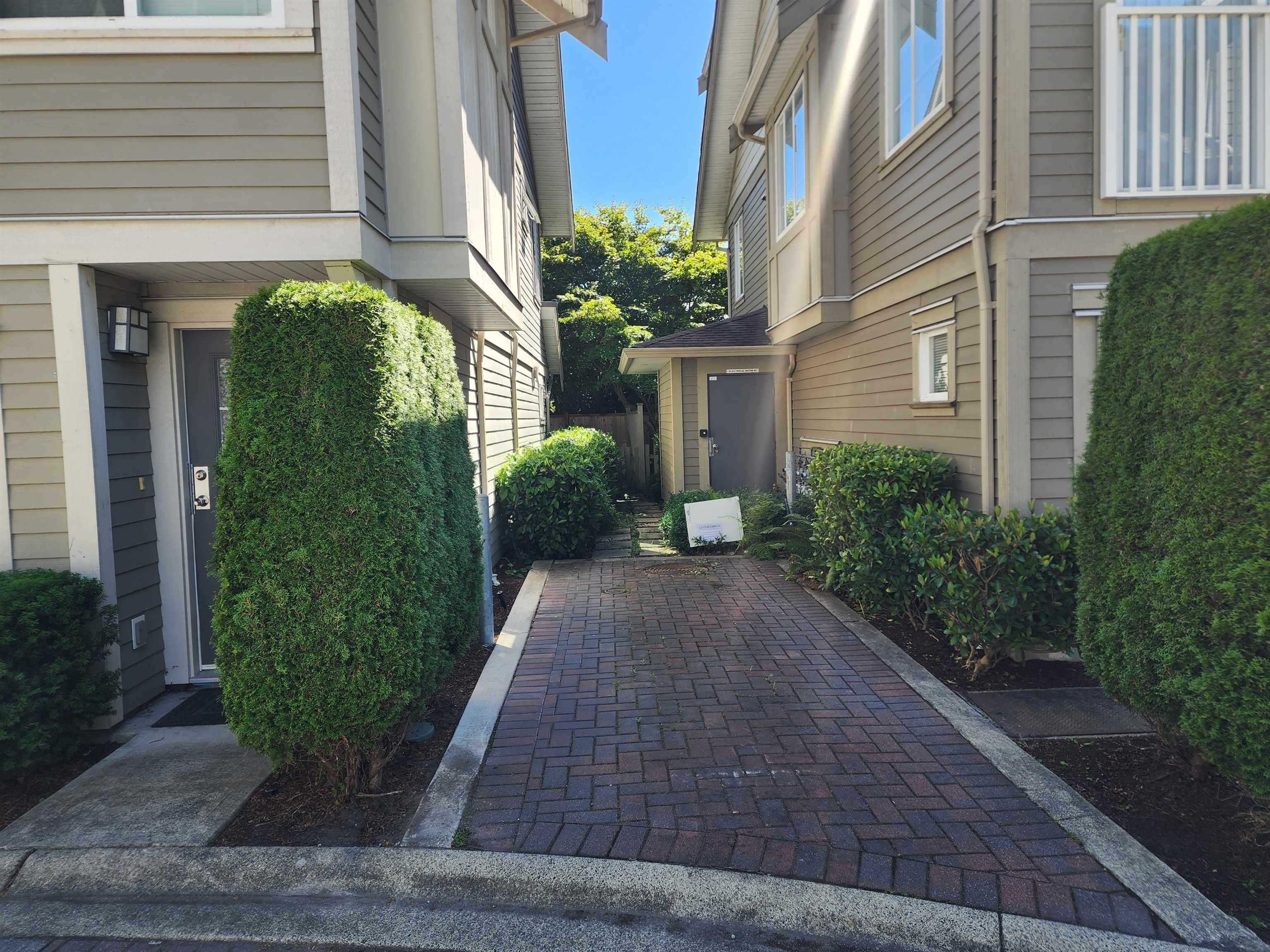 8080 Francis Road, Richmond - Exteriors - Photo 1