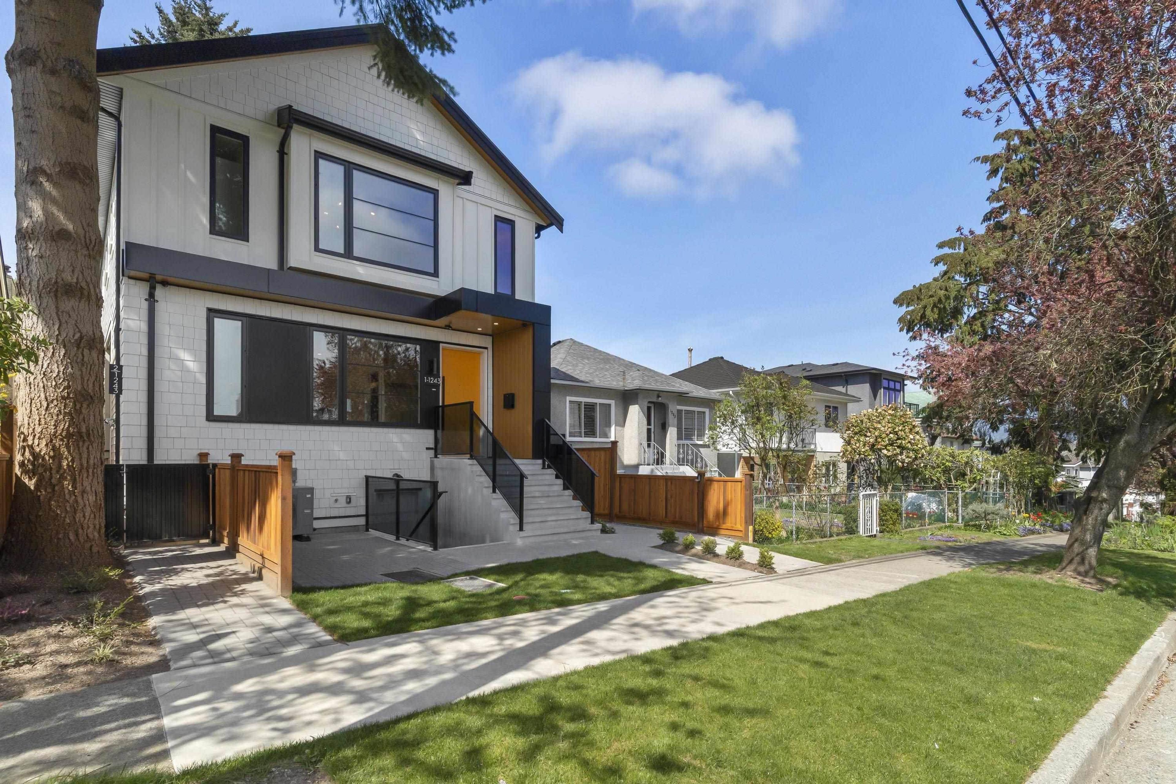 1243 Nootka Street, Vancouver - Exteriors - Photo 1