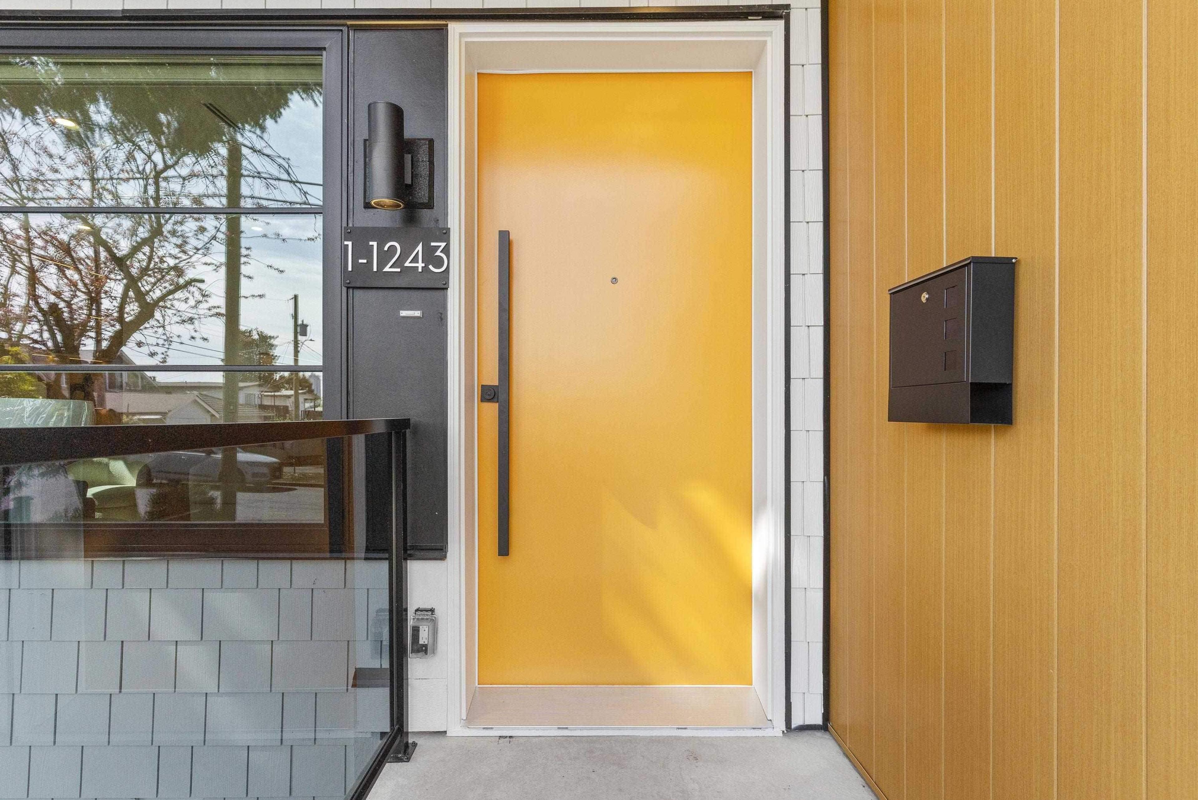 1243 Nootka Street, Vancouver - Exteriors - Photo 2