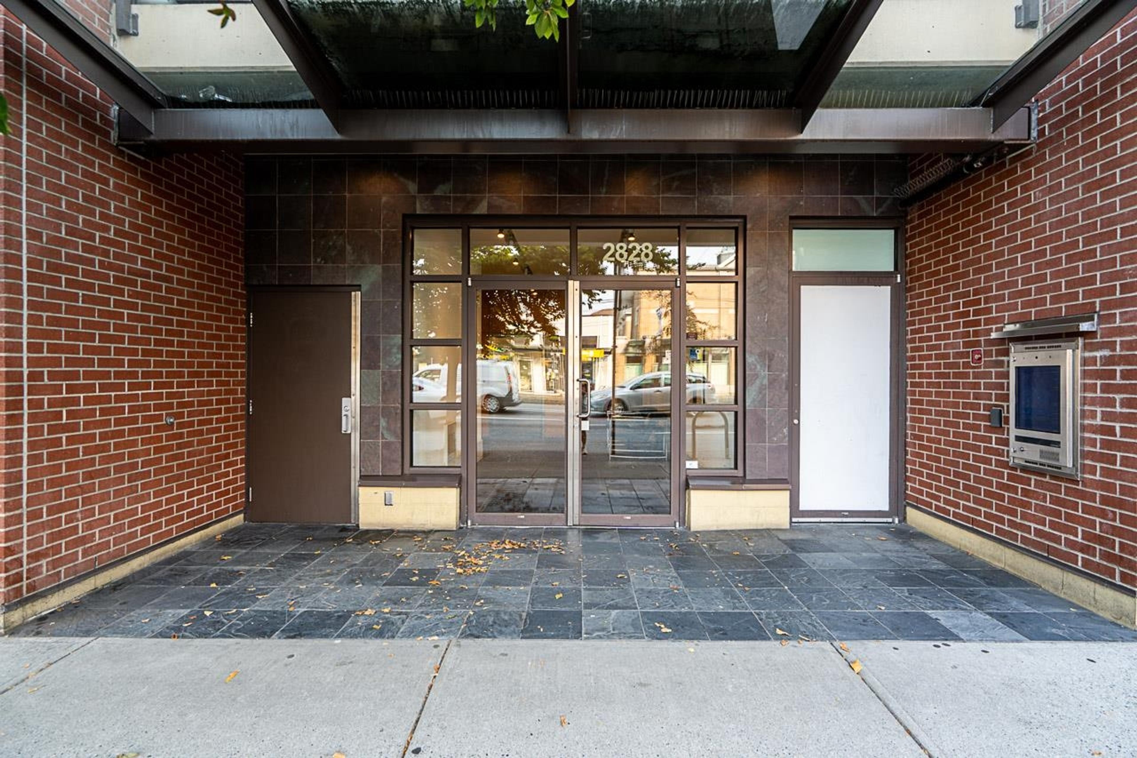 2828 Main Street, Vancouver - Exteriors - Photo 3