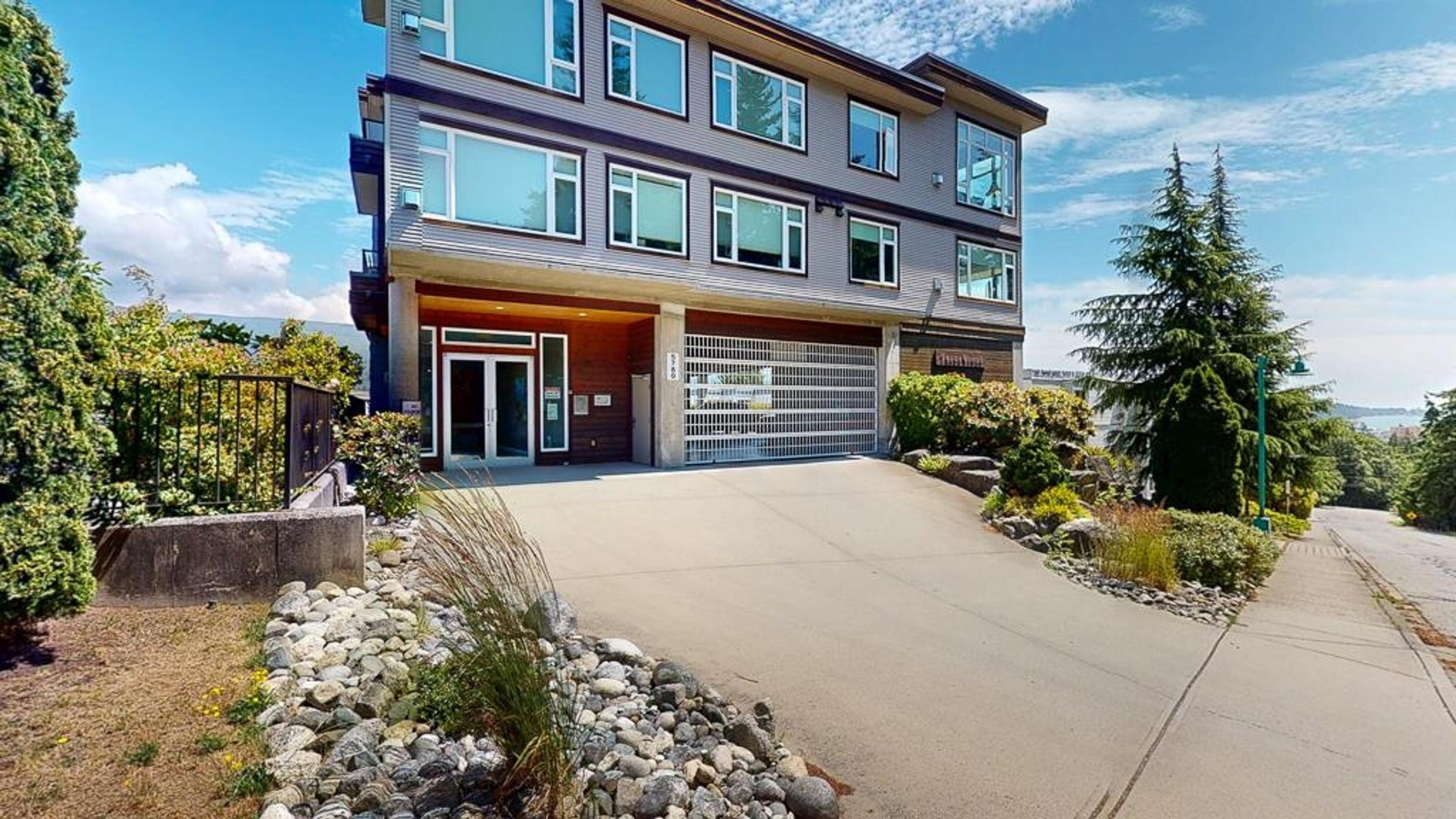 5780 Trail Avenue, Sechelt - Exteriors - Photo 1