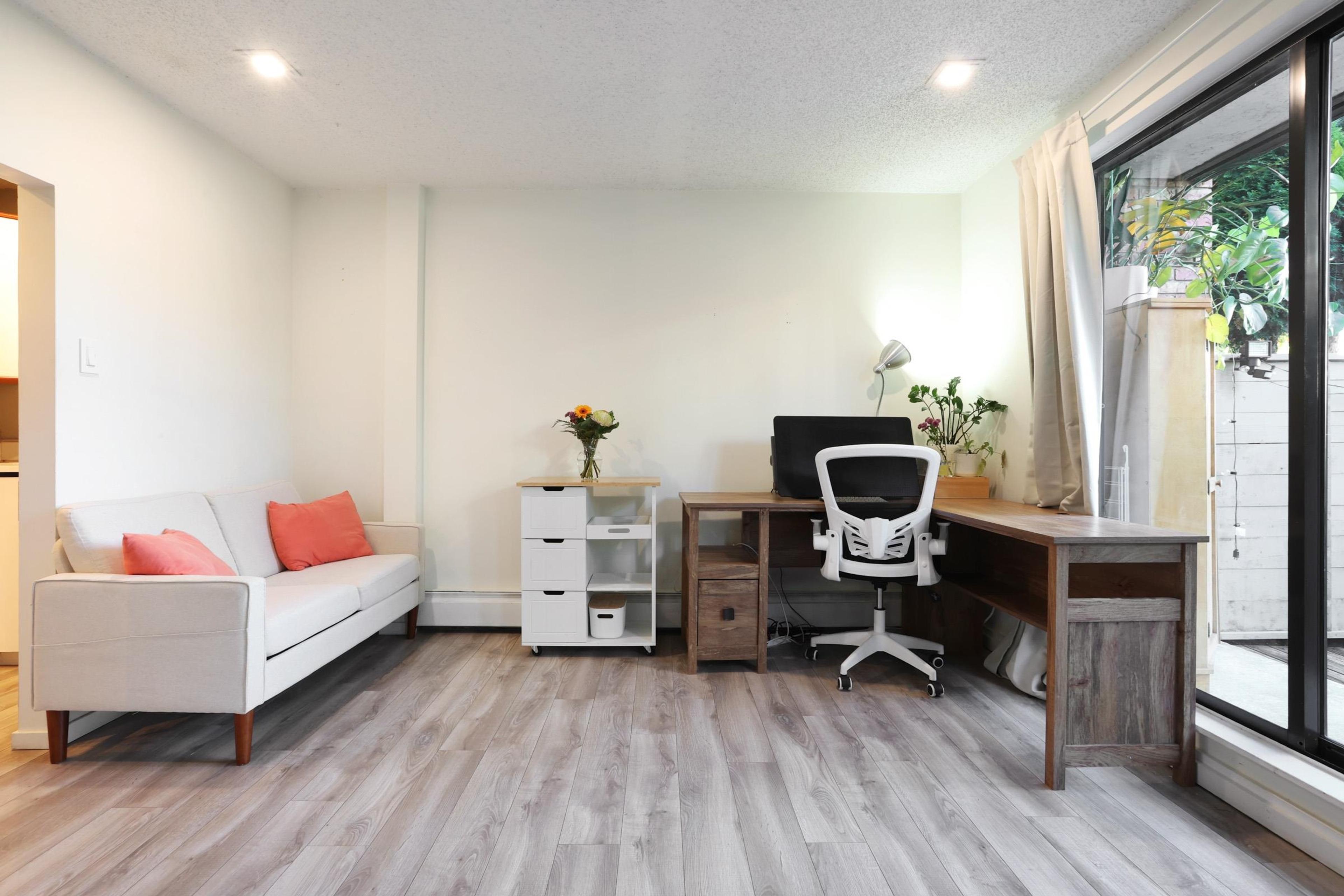 1933 W 5th Avenue, Vancouver - Exteriors - Photo 1