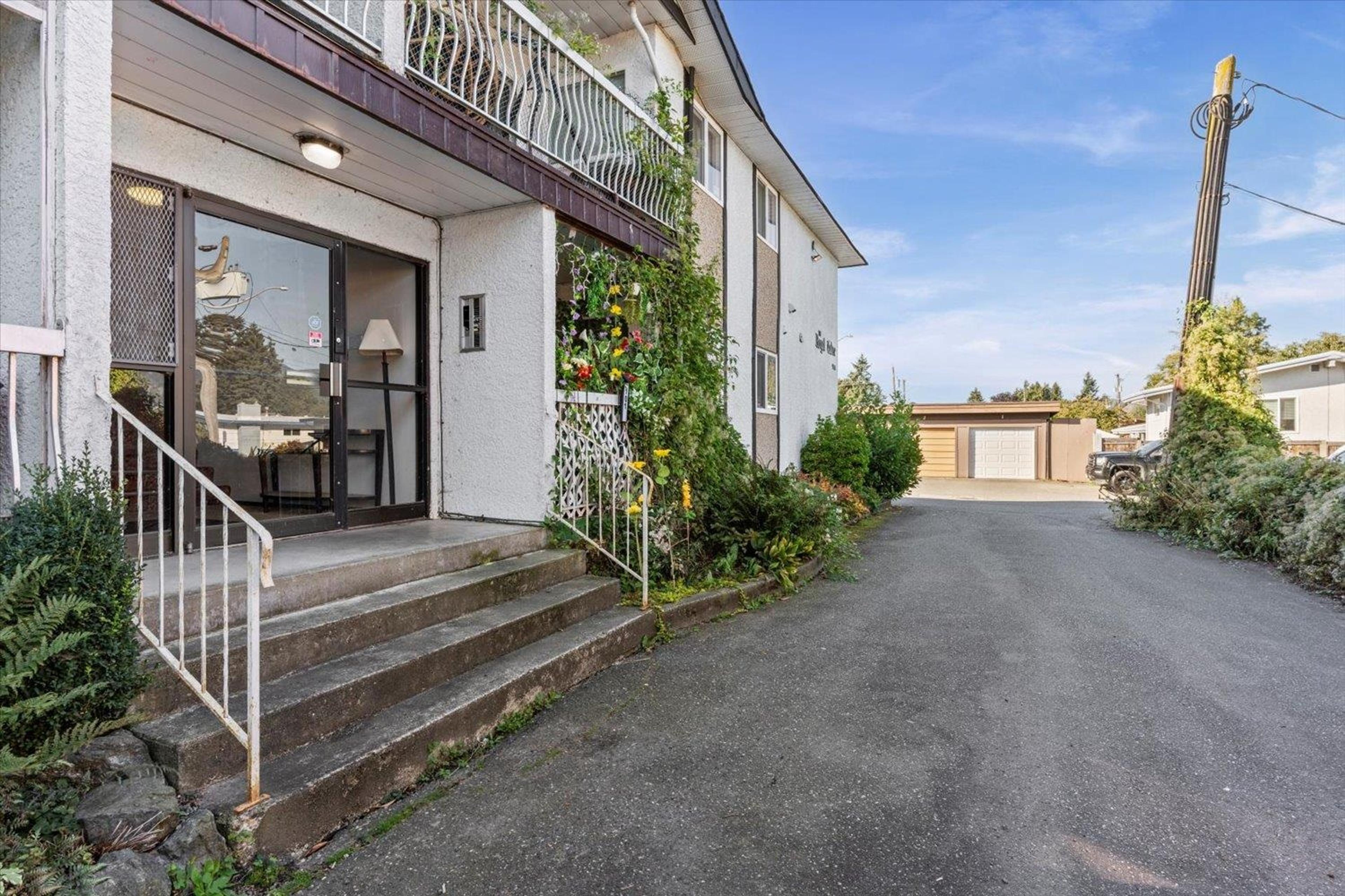 9516 Rotary Street, Chilliwack - Exteriors - Photo 7