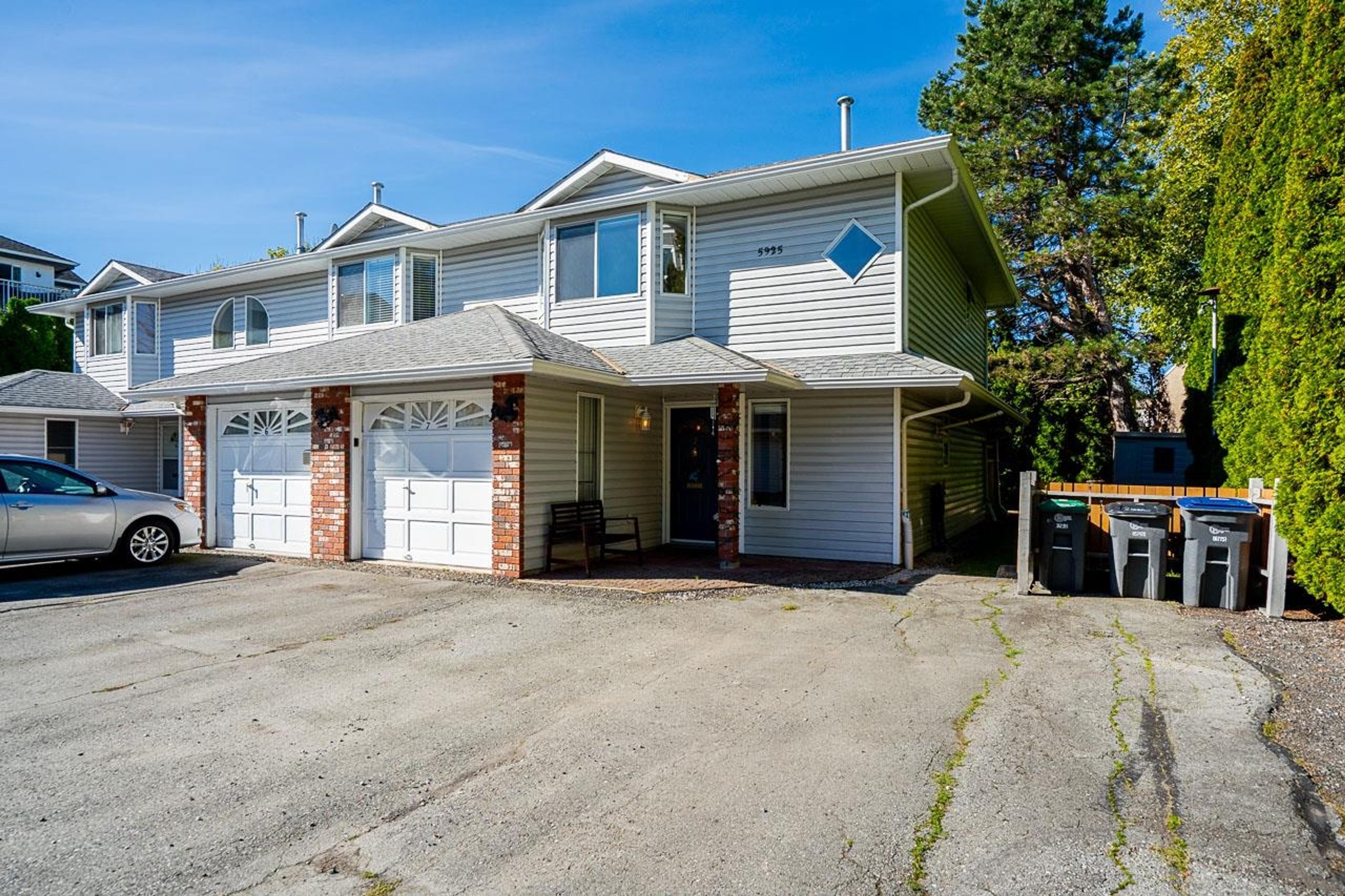 5925 177b Street, Surrey - Exteriors - Photo 2