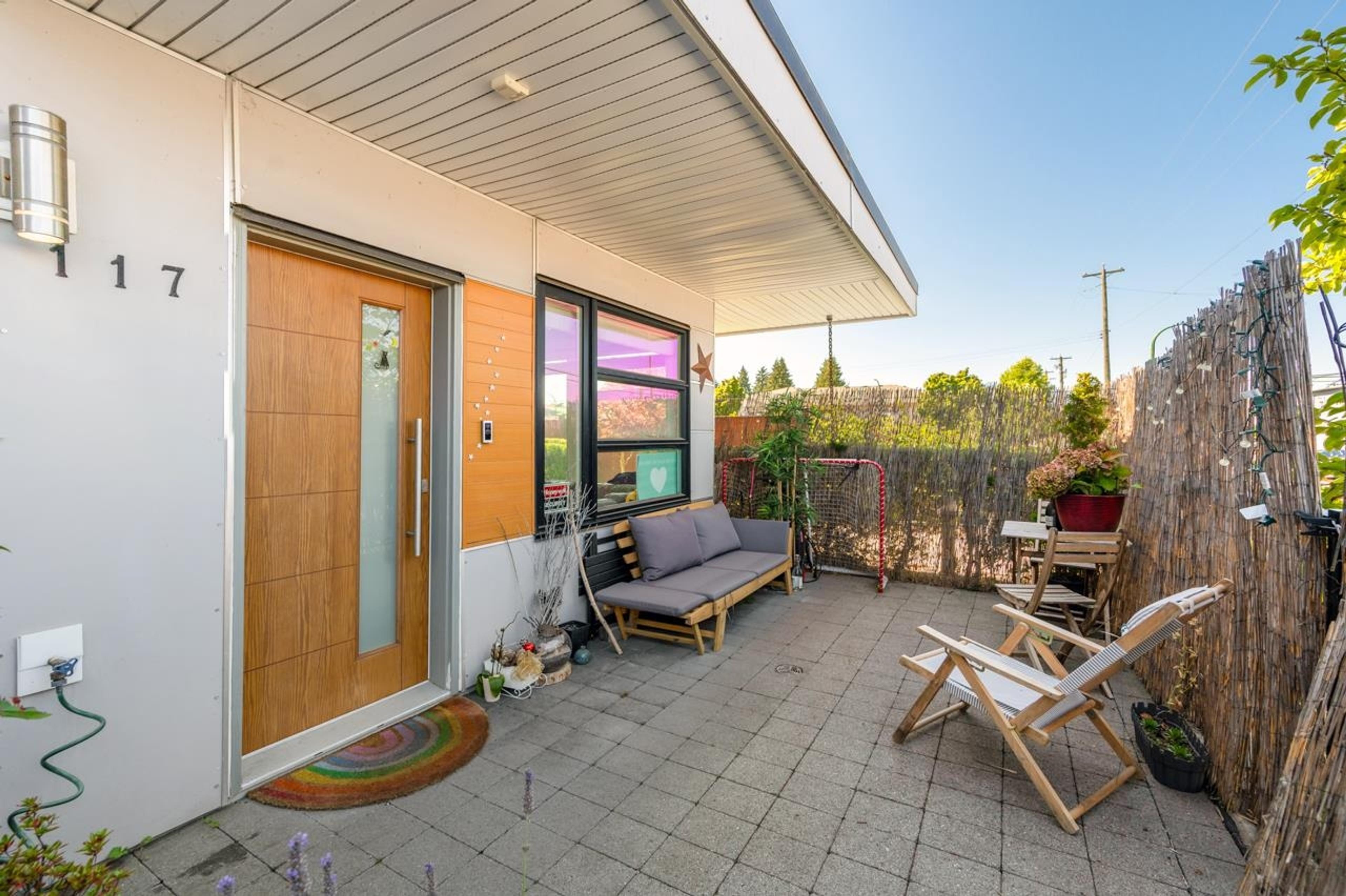 7499 6th Street, Burnaby - Outdoor Amenities - Garden / Yard/ Backyard/ Porch/ Deck - Photo 2