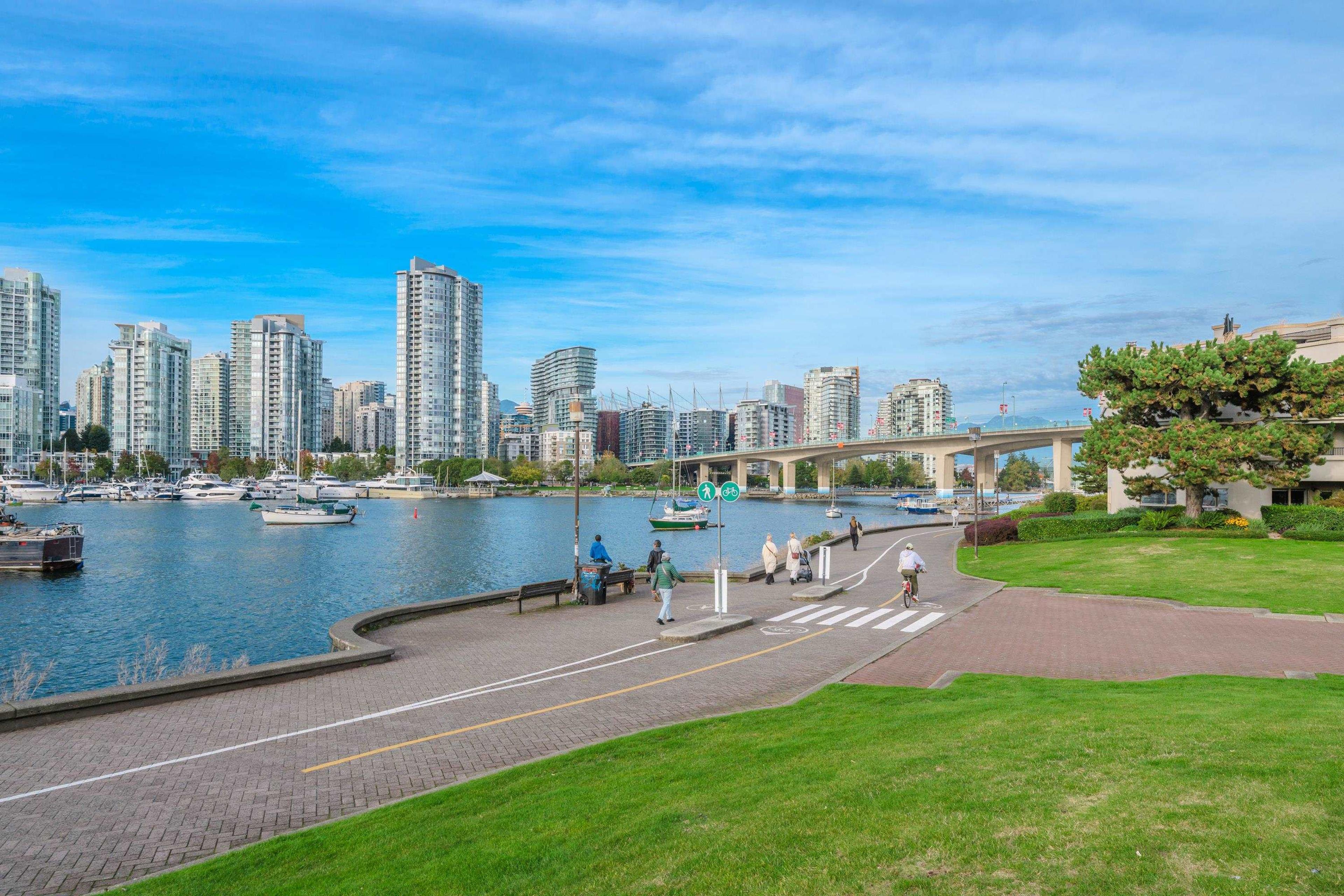 525 Wheelhouse Square, Vancouver - Exteriors - Full Complex View - Photo 2