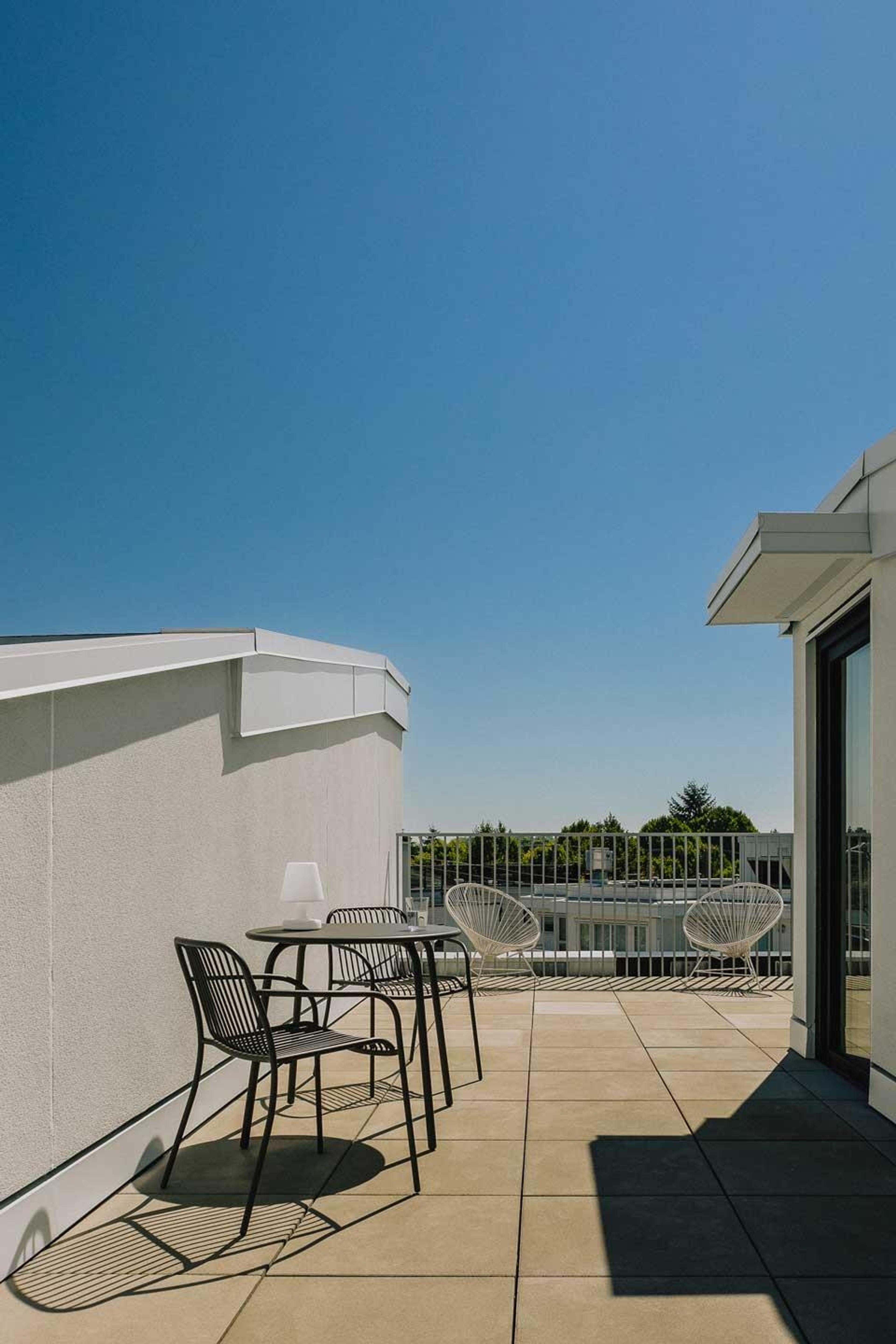 322 E 15th Avenue, Vancouver - Exteriors - Photo 2