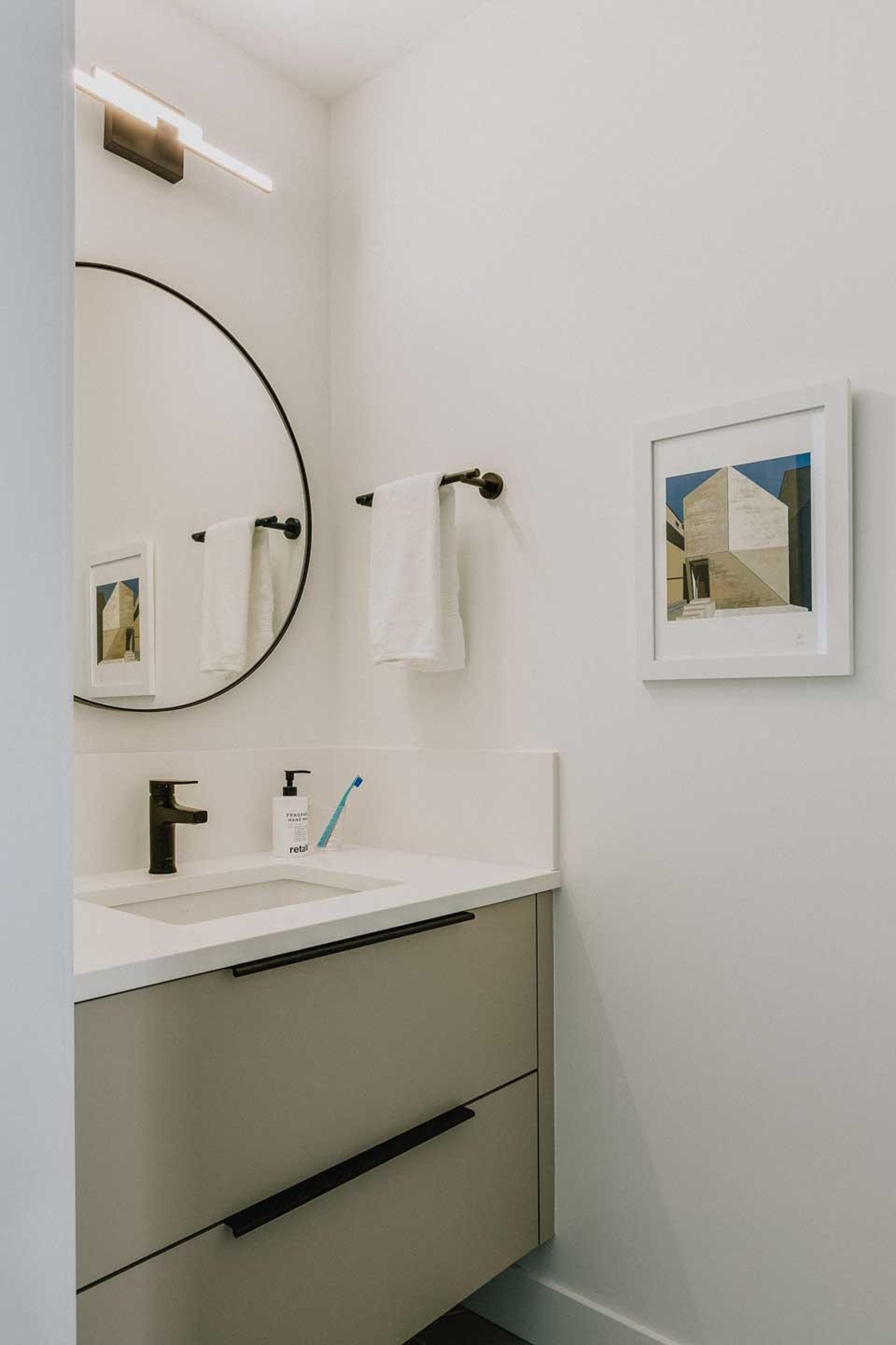 322 E 15th Avenue, Vancouver - Exteriors - Photo 3