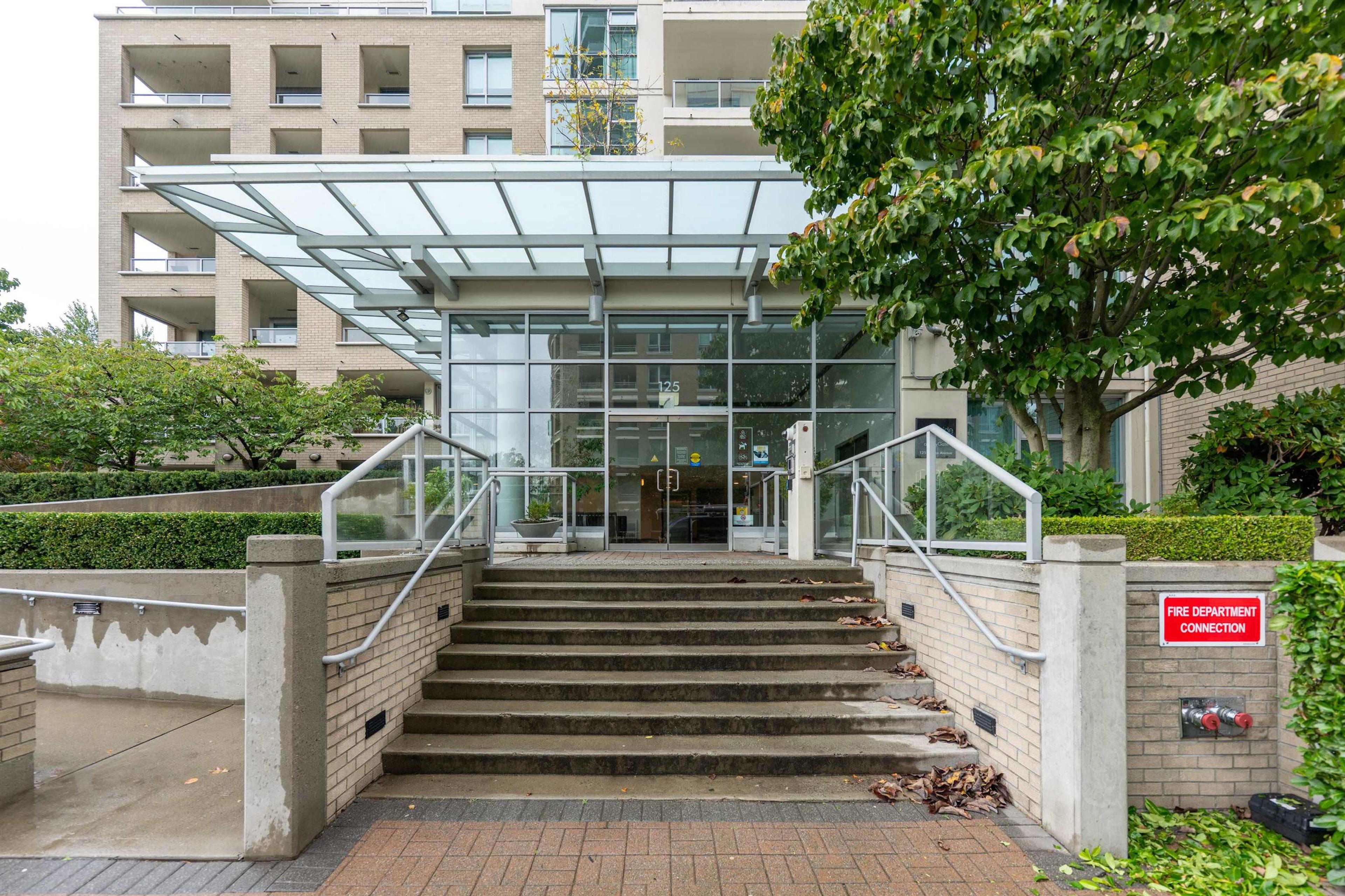 125 Milross Avenue, Vancouver - Exteriors - Photo 1