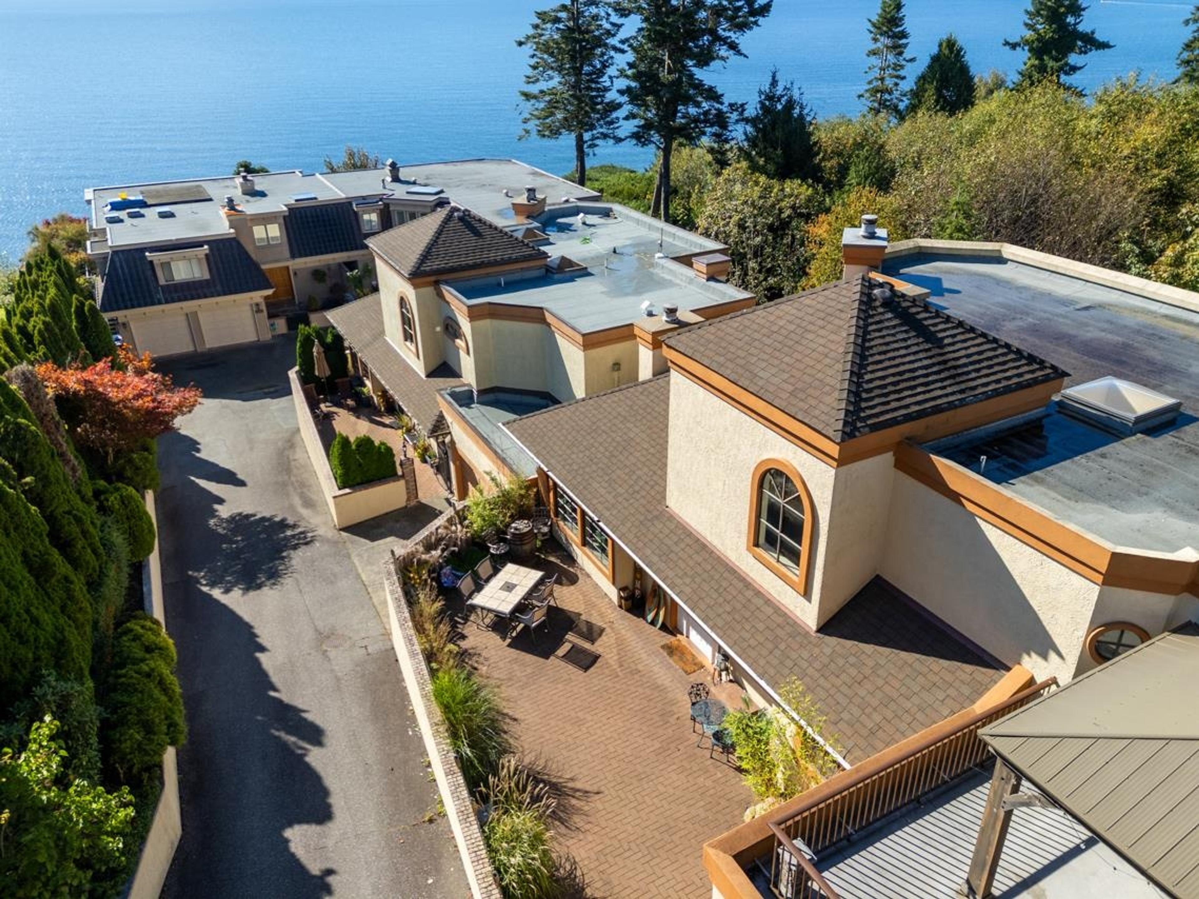 1311 133a Street, Surrey - Exteriors - Photo 2