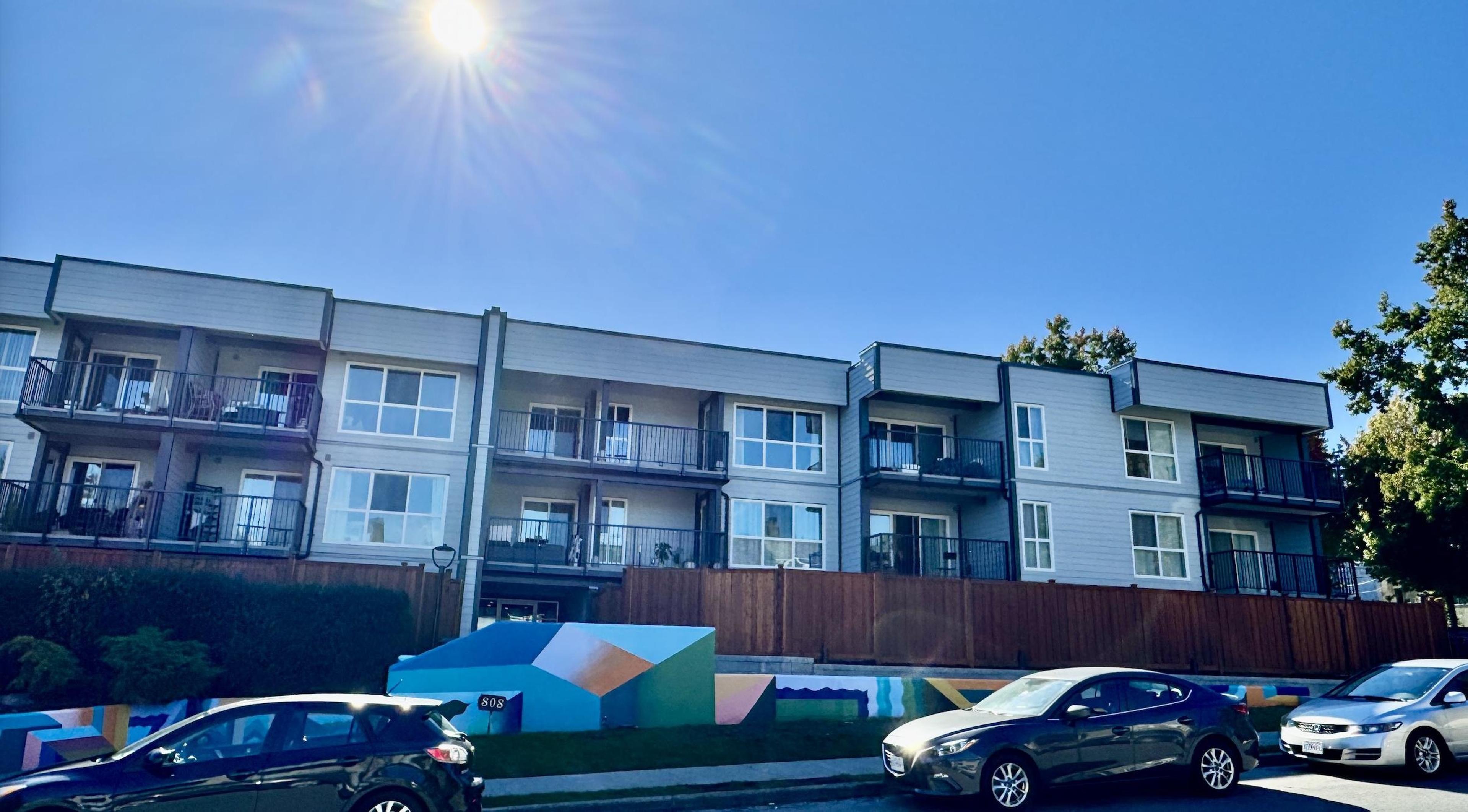 808 E 8th Avenue, Vancouver - Exteriors - Full Complex View - Photo 1