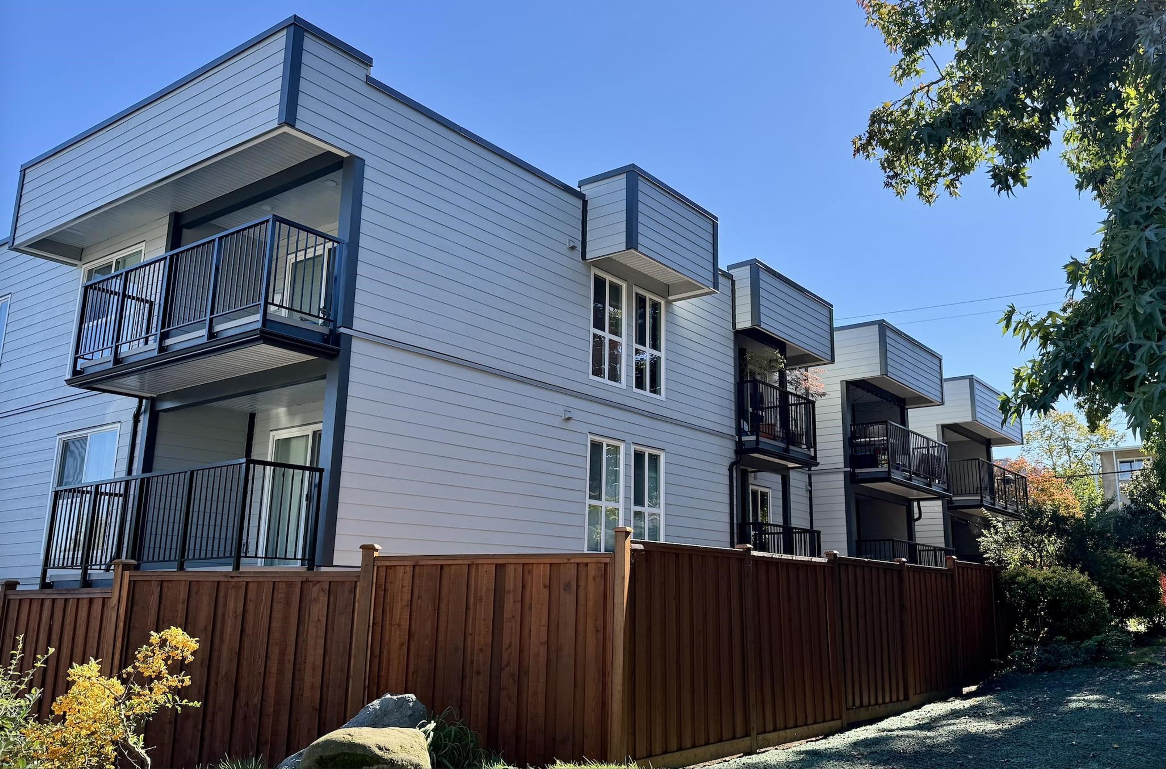 808 E 8th Avenue, Vancouver - Exteriors - Photo 2