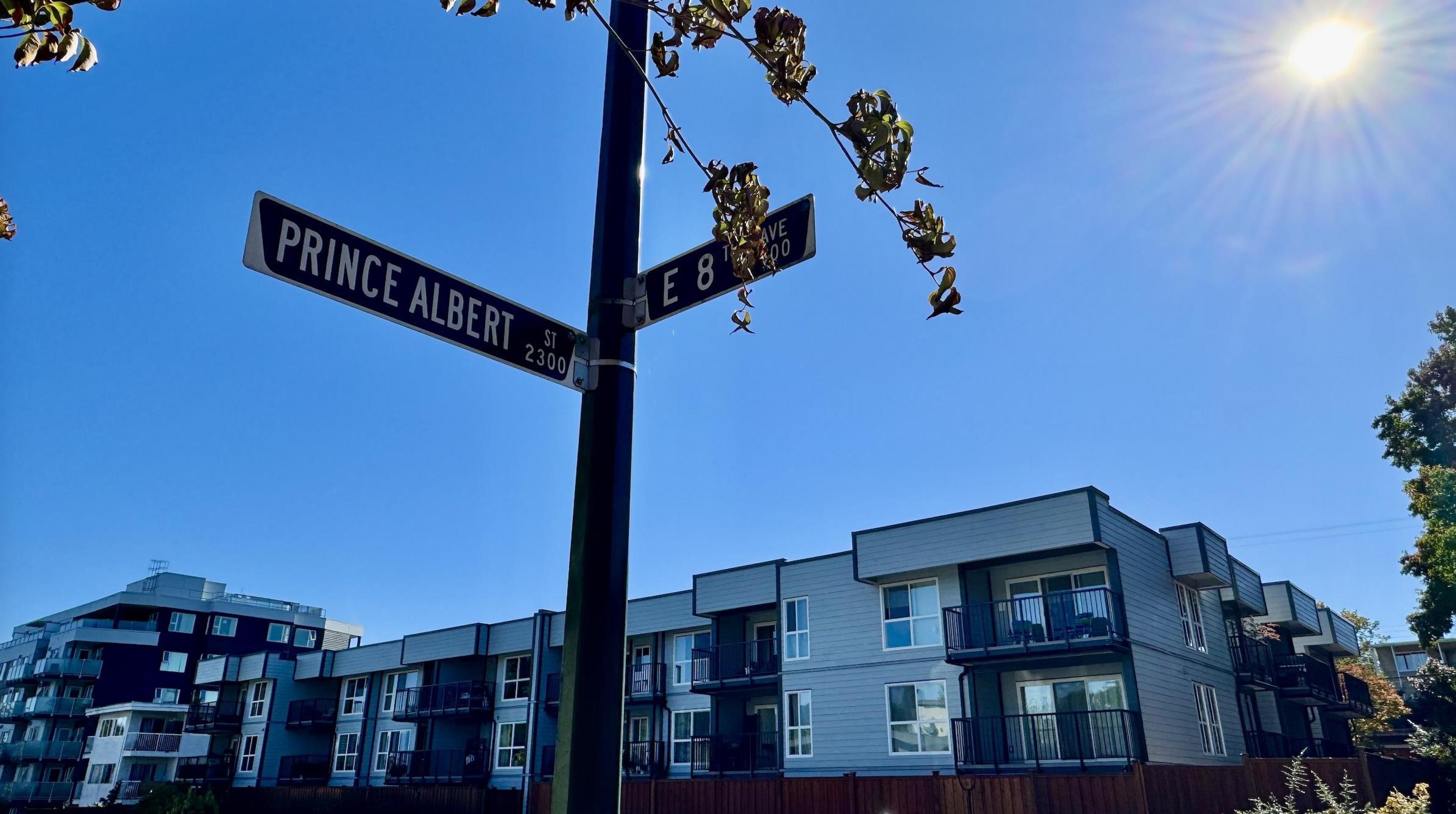 808 E 8th Avenue, Vancouver - Exteriors - Full Complex View - Photo 4