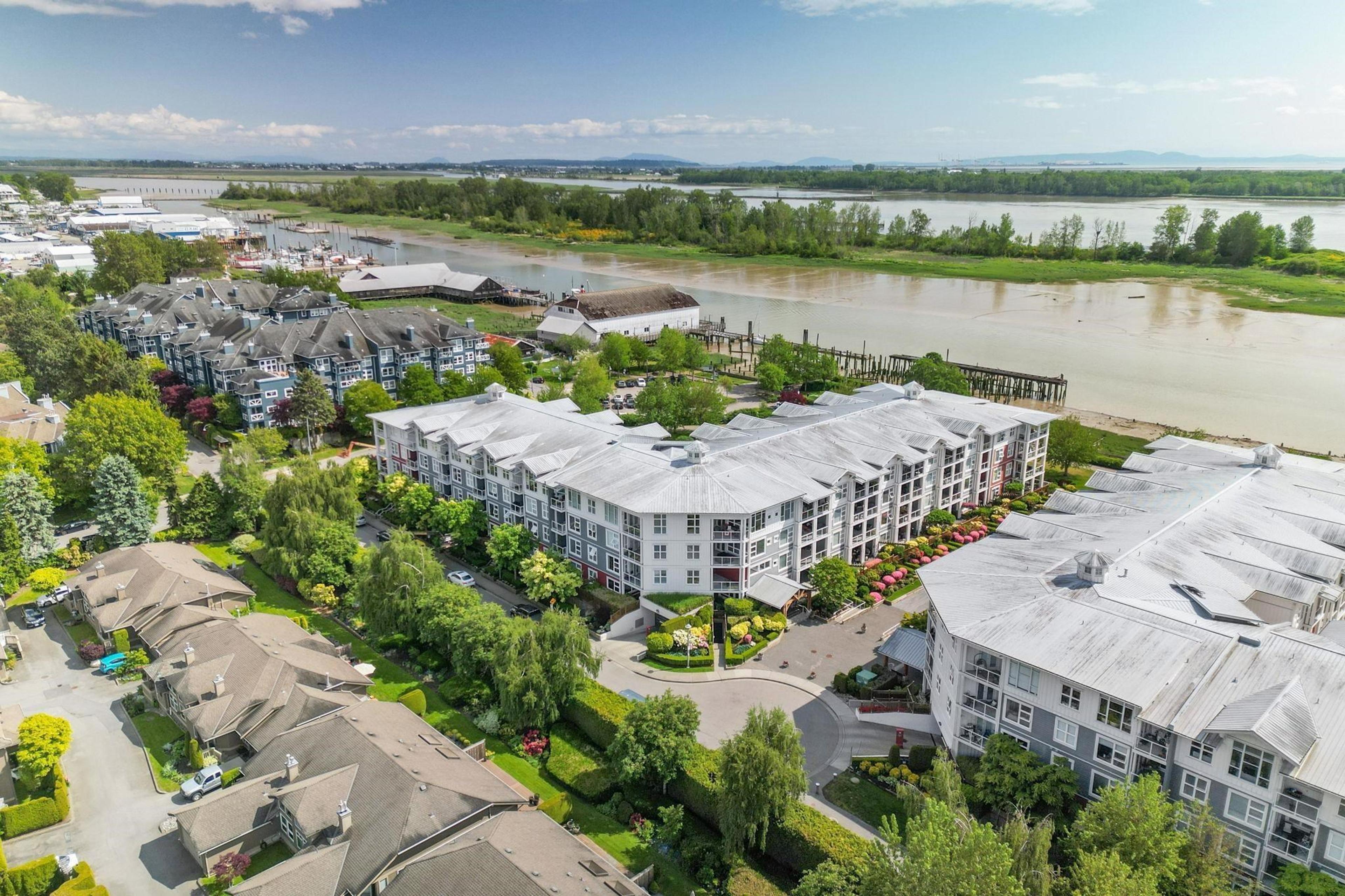 4600 Westwater Drive, Richmond - Exteriors - Full Complex View, Drone/Aerial View - Photo 4