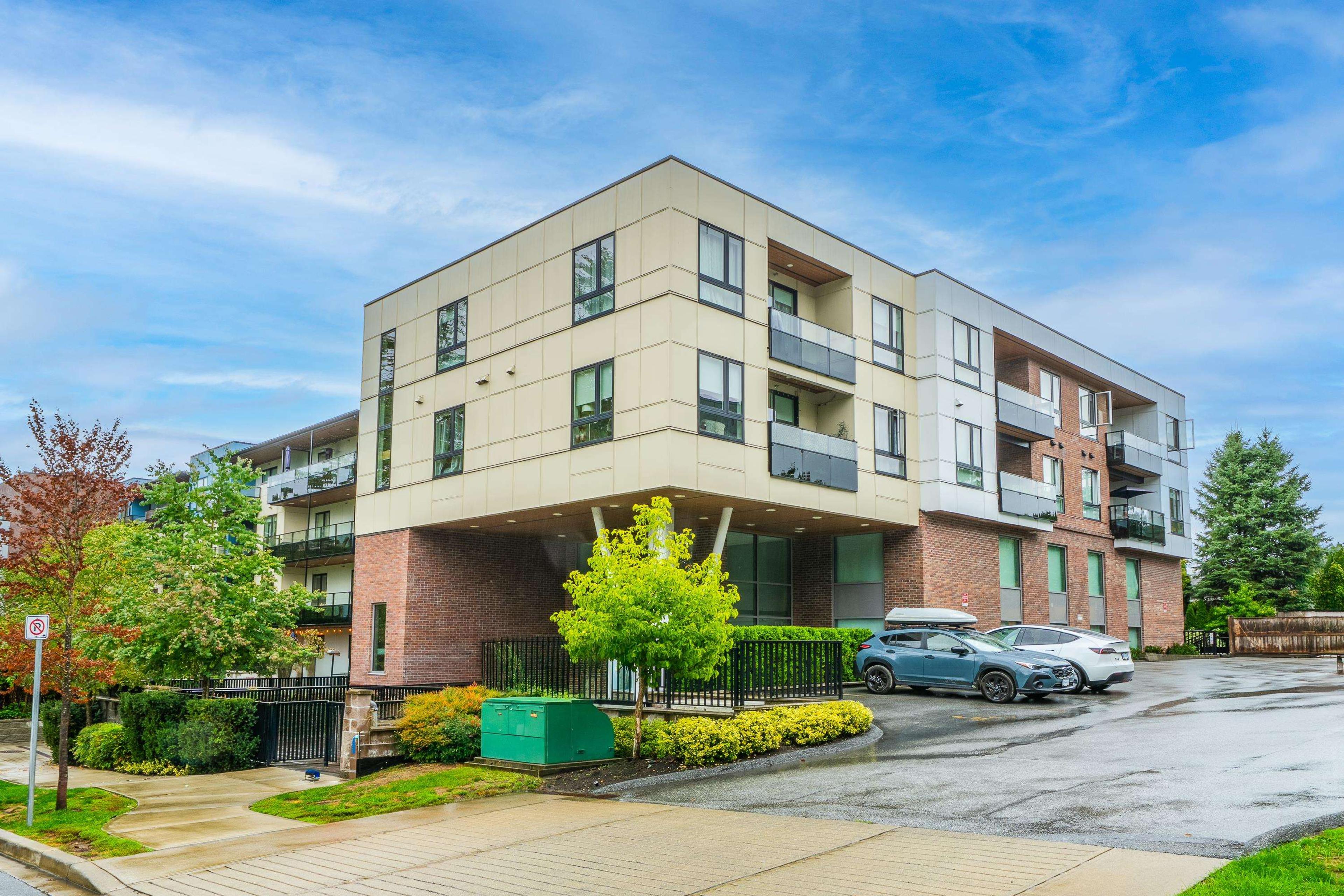 12320 222 Street, Maple Ridge - Exteriors - Photo 4