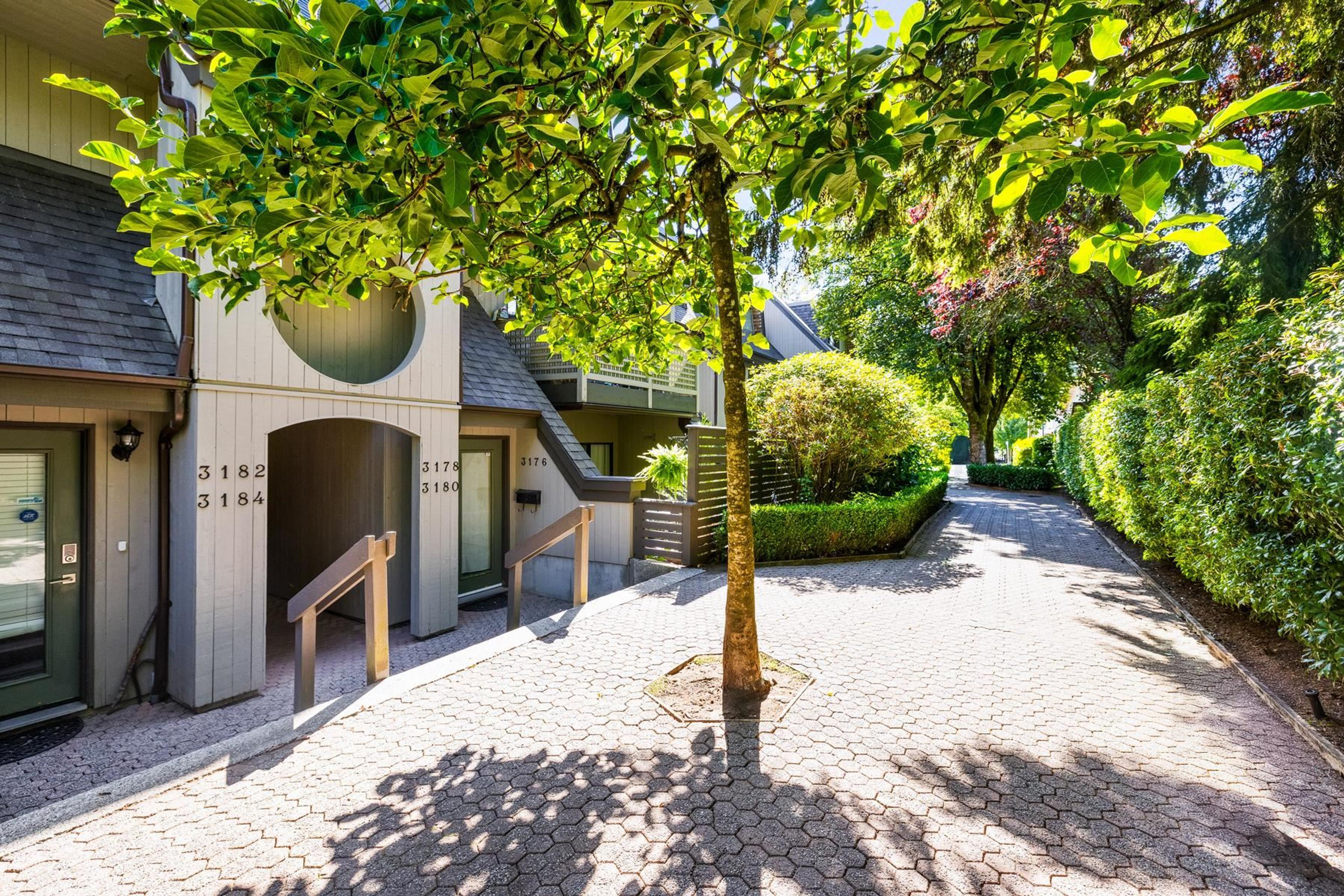 3182 Mountain Highway, North Vancouver - Exteriors - Photo 1