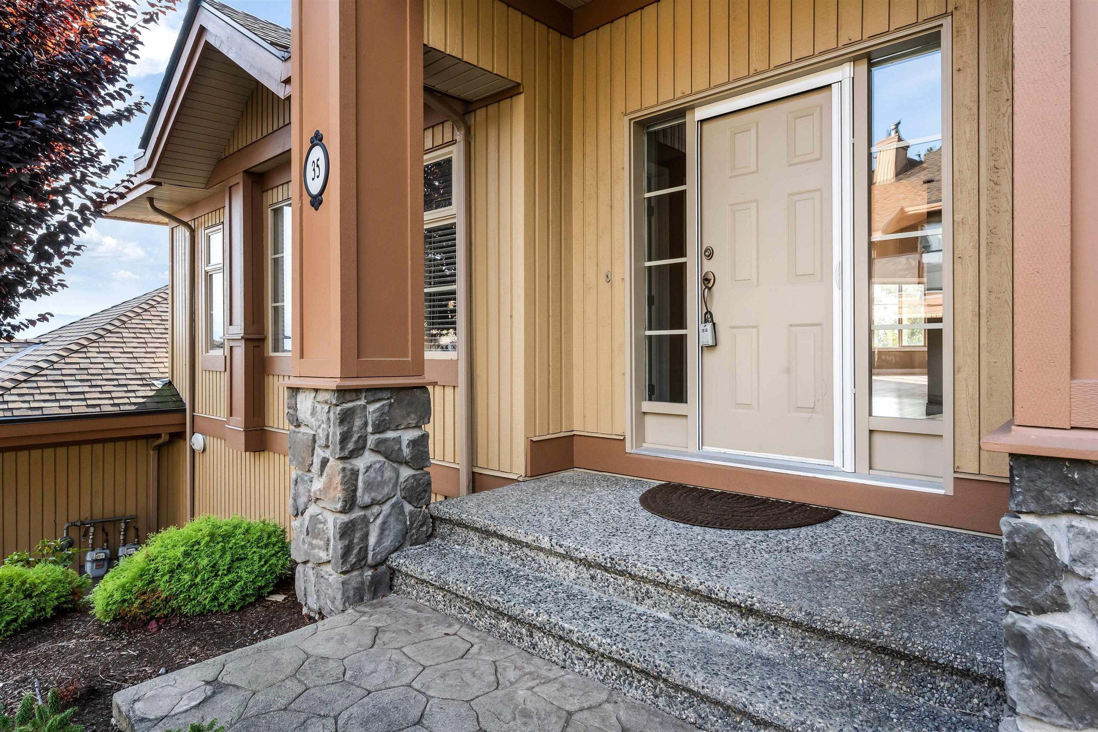 35931 Empress Drive, Abbotsford - Exteriors - Photo 2