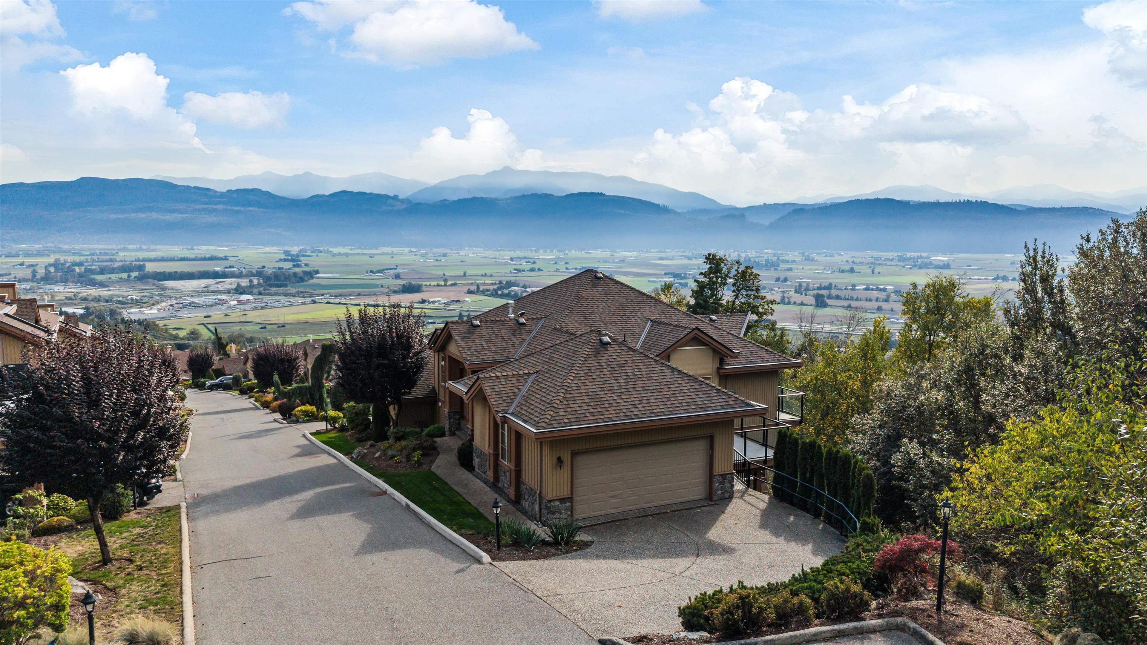 35931 Empress Drive, Abbotsford - Exteriors - Full Complex View - Photo 6