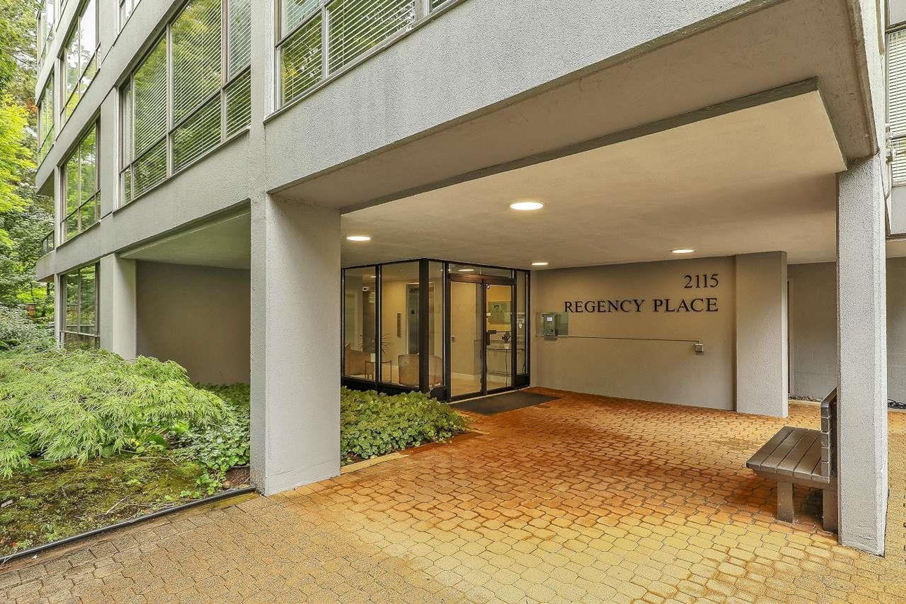 2115 W 40th Avenue, Vancouver - Exteriors - Photo 4